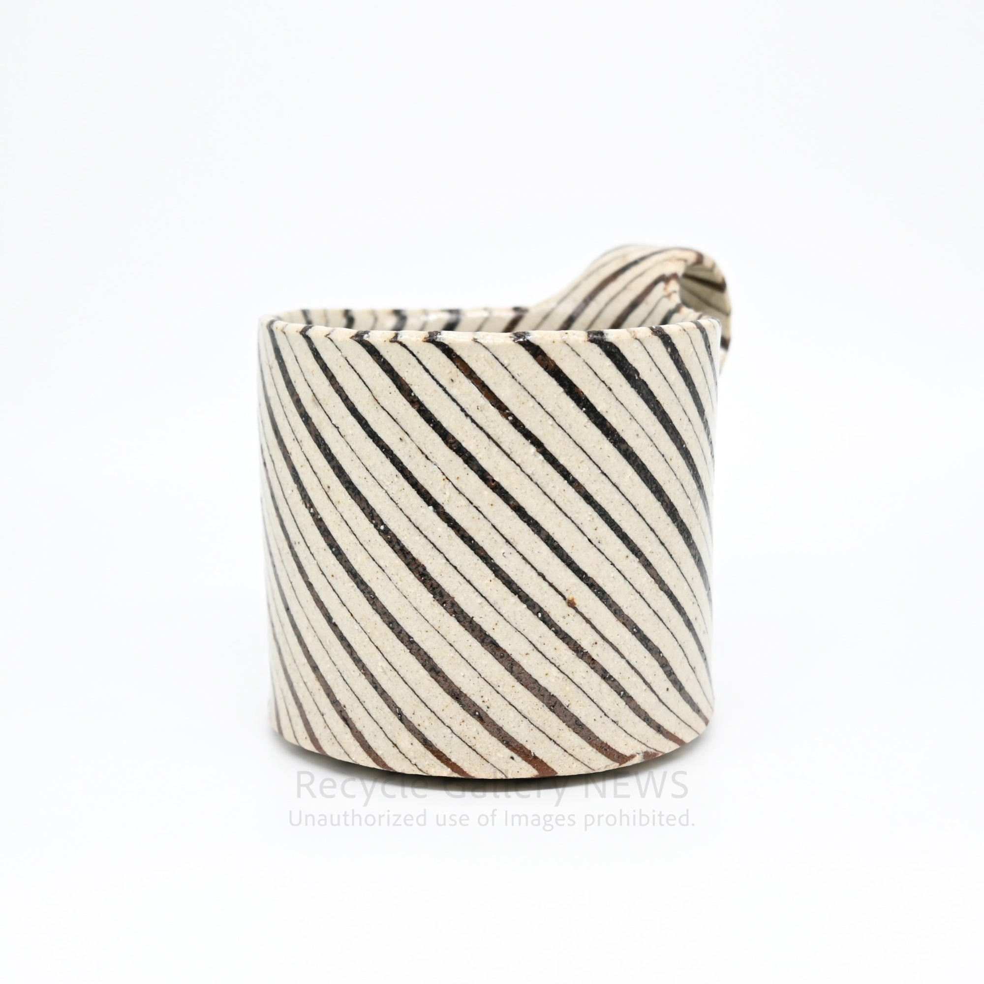 Yusuke Aida Oshino Kiln Nerikomi Clay Seam "SHIGURE" Cup&Saucer Contemporary Japanese Ceramics Ivory Brown Stripe Pattern / 會田雄亮 忍野窯 練上 碗皿 「時雨」カップ＆ソーサー コーヒーカップ 陶器 現代陶芸 和モダン クリーム ブラウン ストライプ