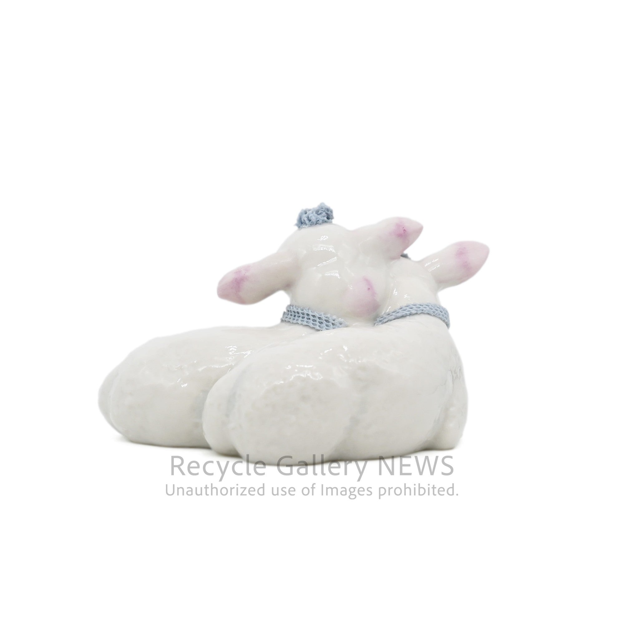 Irish Dresden Lace Porcelain White Lamb Figurine / アイリッシュ・ドレスデン 羊モチーフ 磁器 フィギュリン レース磁器 白 パステルカラー