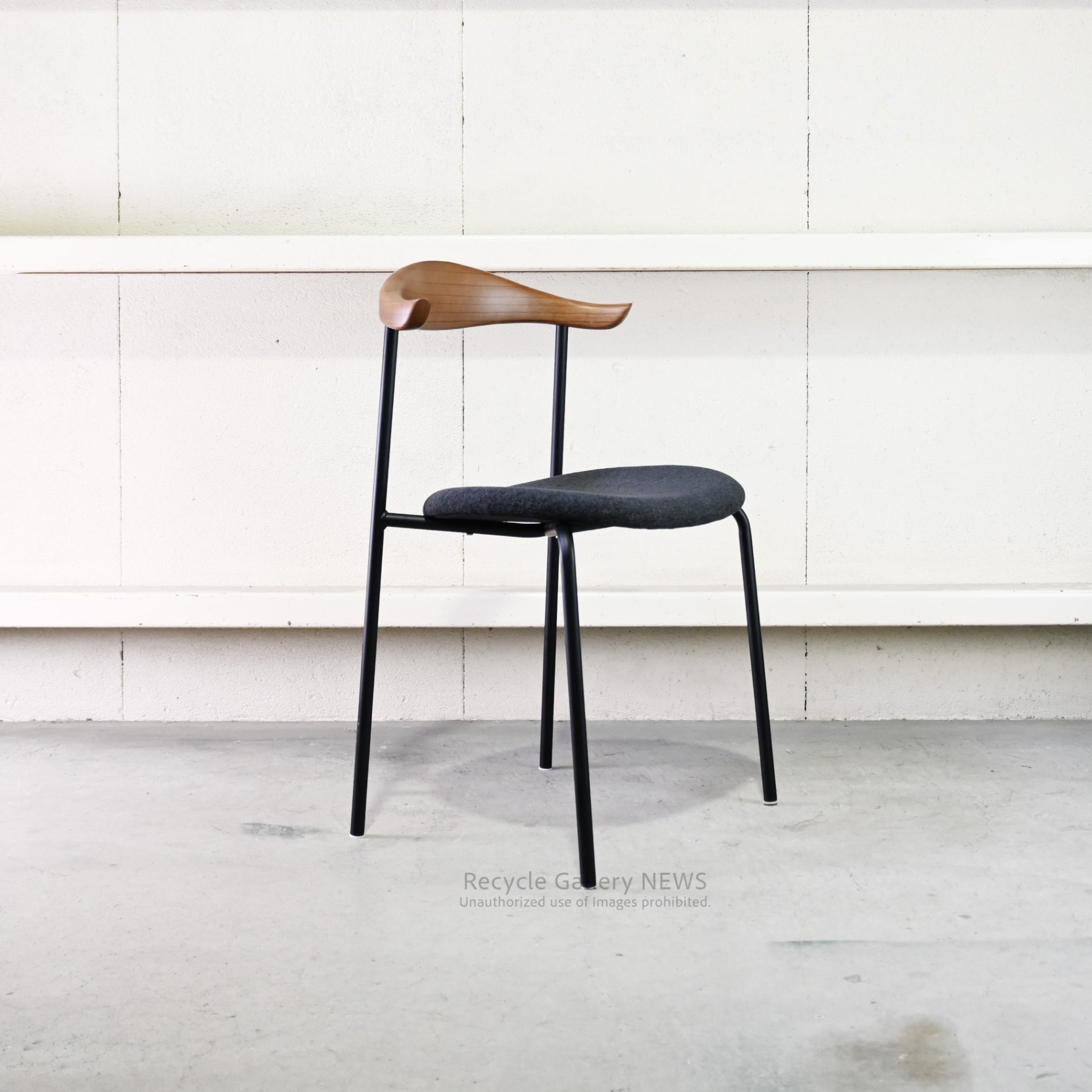 Seki Furniture Atom Chair Black Wooden  Steel  Industrial  Vintage  Cafe style / 関家具 アトムチェア 座面黒色 木材 スチール インダストリアル ヴィンテージ カフェスタイル