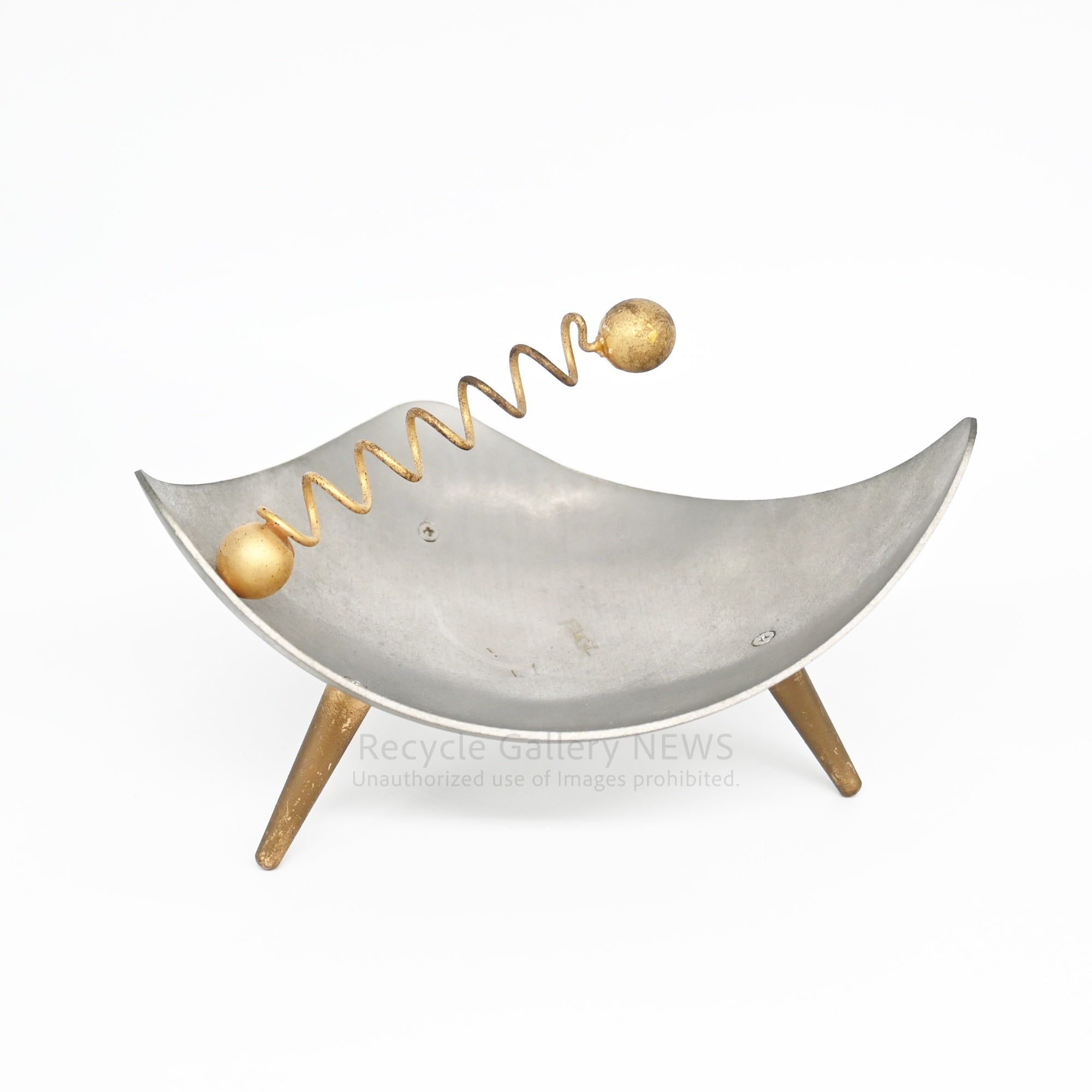 Vintage Mid Century Crescent-shaped Metal Ash Tray Silver Gold  Art Object / ミッドセンチュリーデザイン 半月型 アッシュトレイ 灰皿 メタルトレイ オブジェ シルバー ゴールド