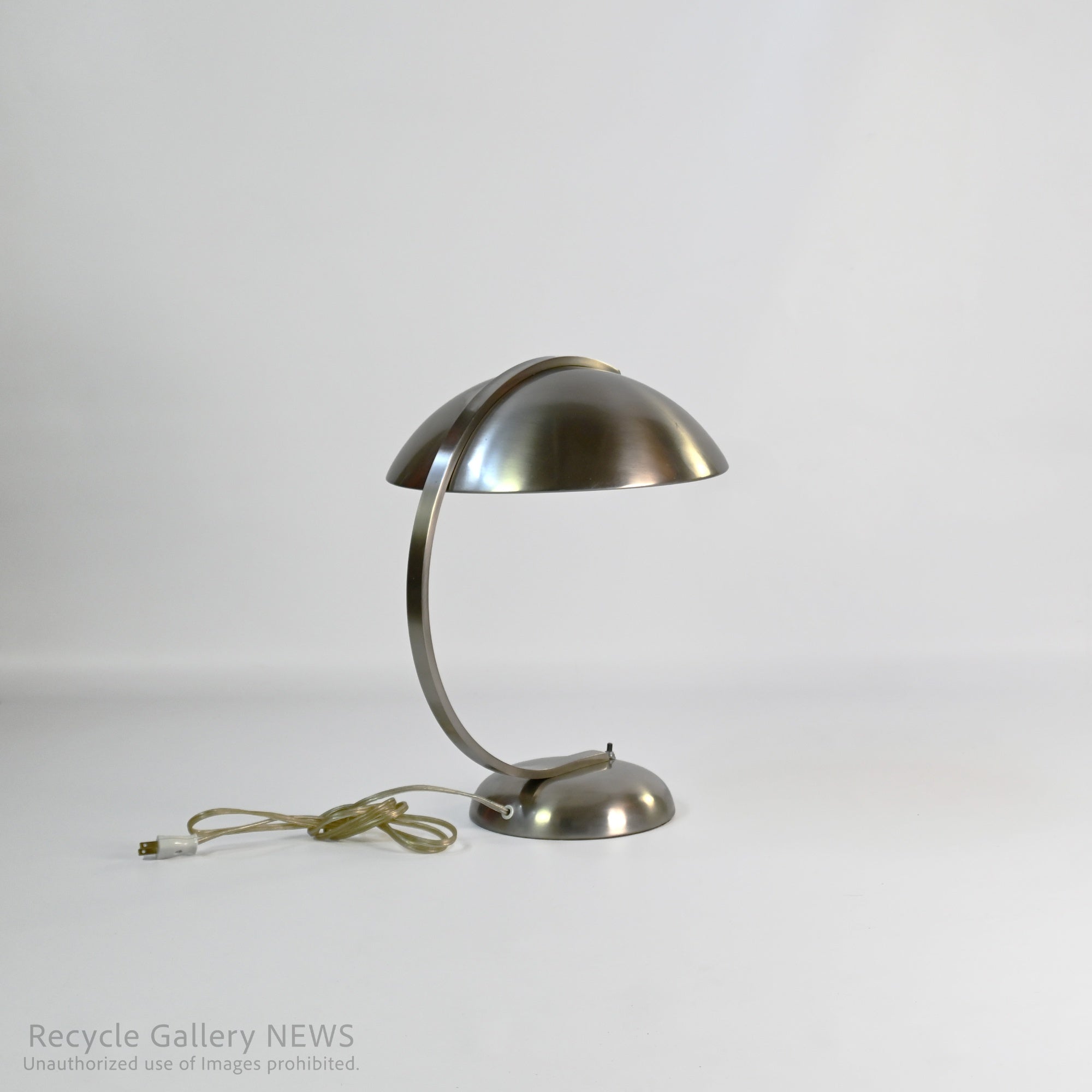 chrome desk lamp Rugged Industrial lamp Space Age Minimalist Design / クローム デスク ランプ スペースエイジ  無骨 インダストリアル ミニマル