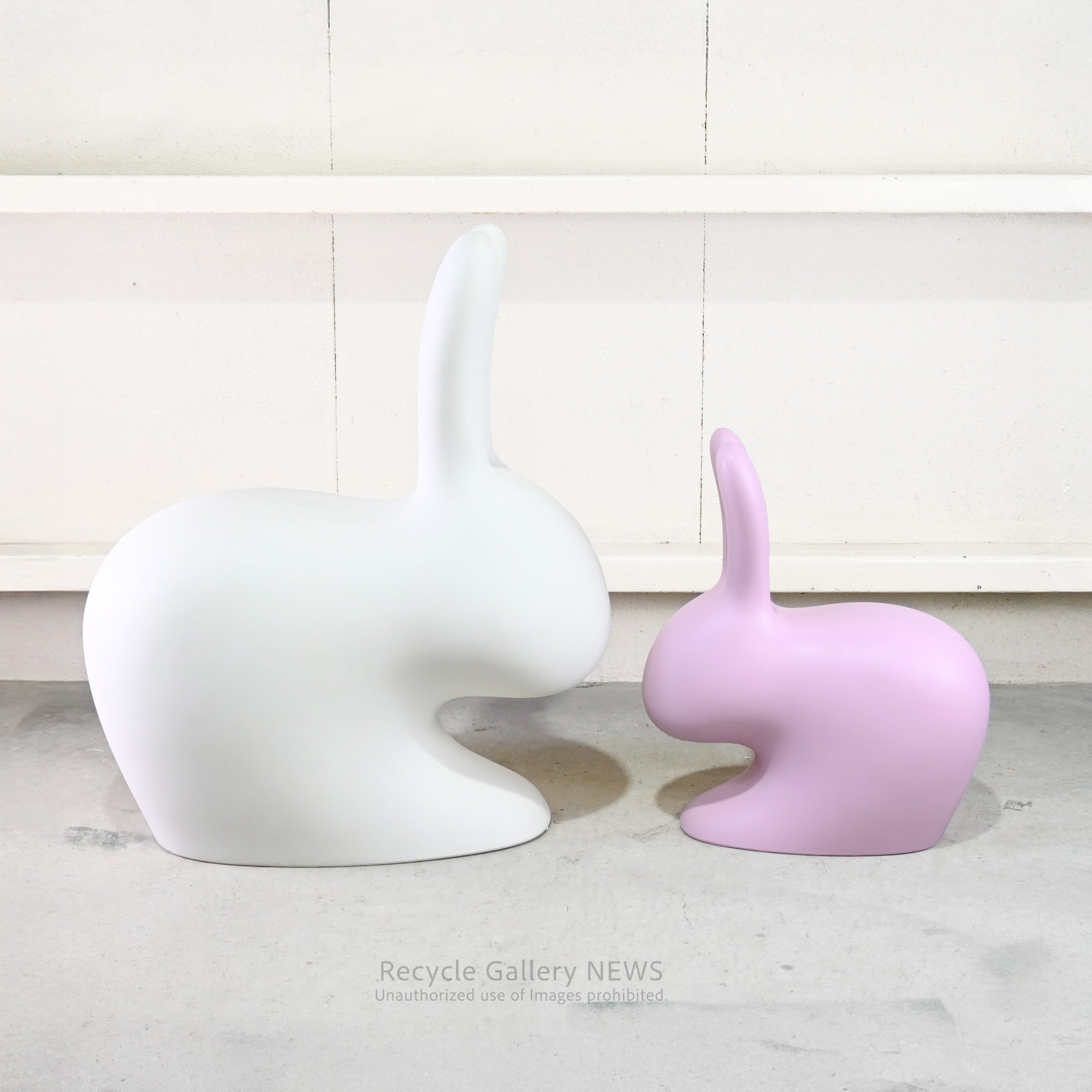 Qeeboo  Rabbit Chair Baby Pink Italian  Polyethylene Playful Storybook Design Indoor & Outdoor Use / クイーブー ラビットチェア  イタリア 物語 遊び心 ピンク ポリエチレン 内外兼用