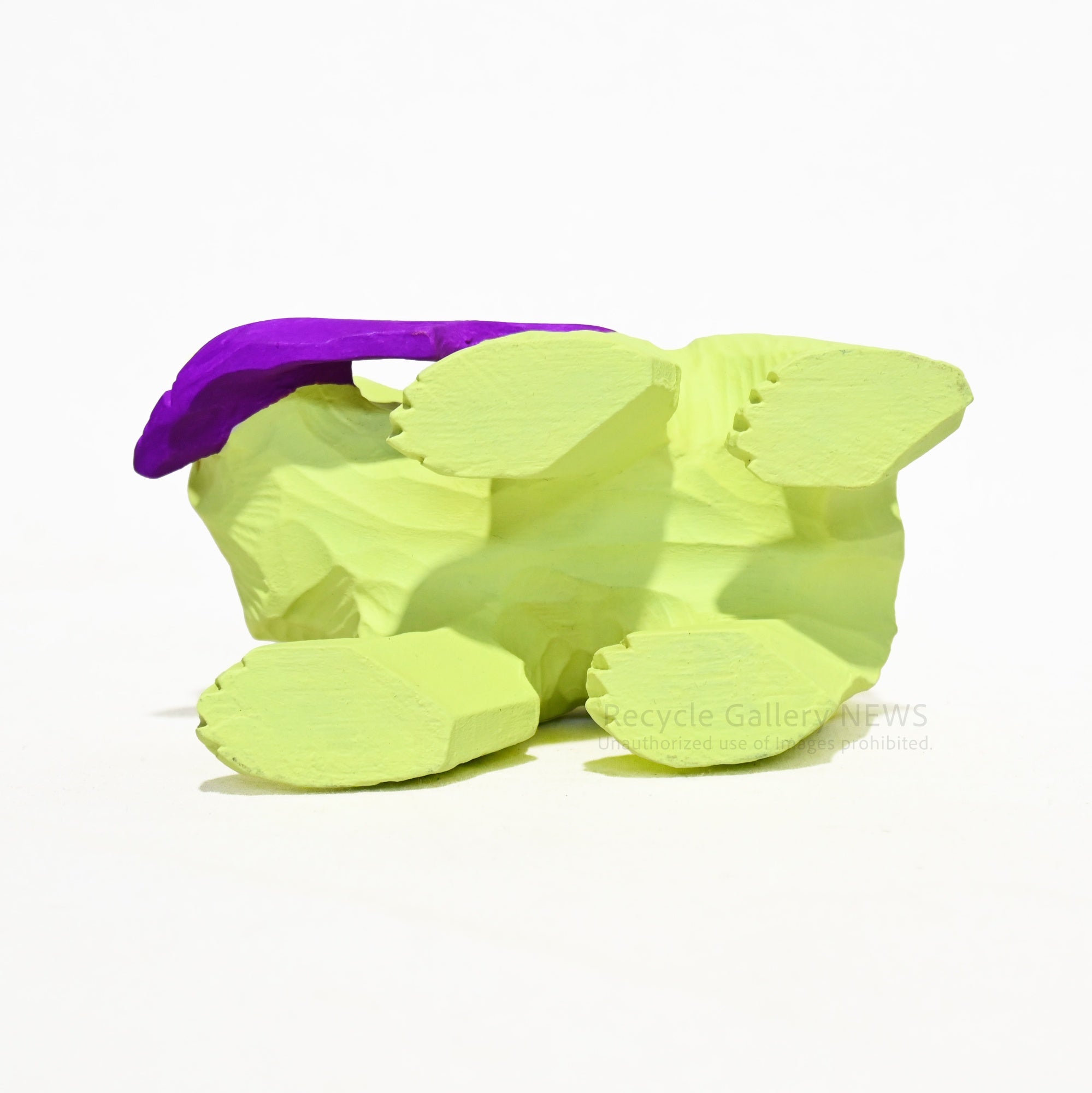 Repainted wooden carved bear Neon yellow Colorful objet Japanese traditional craft / 木彫りの熊 Kibori kuma ネオンイエロー リペイント アート カラフル 置物 オブジェ 日本 北海道 伝統工芸