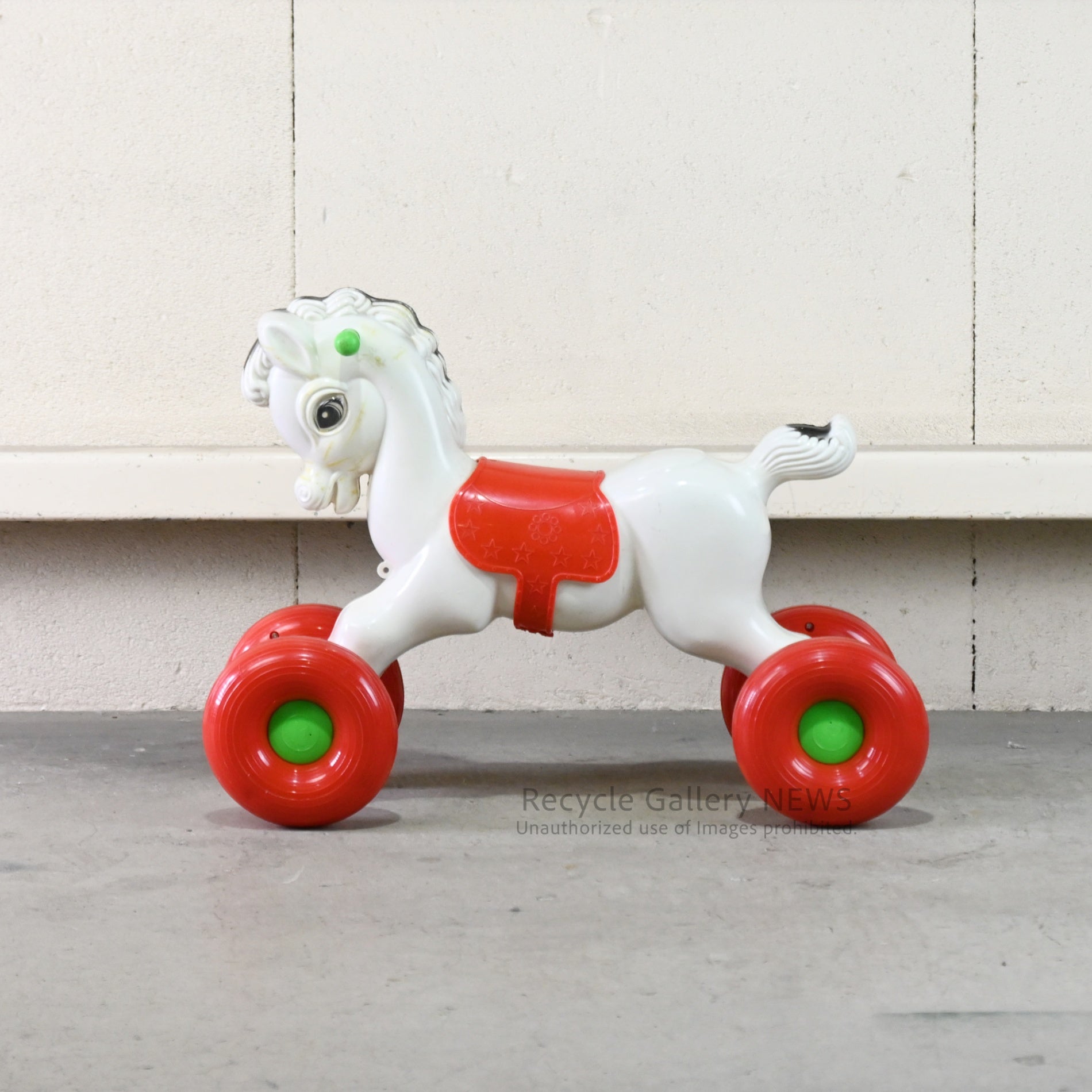 Rocking horse Pull-along Plastic resin Retro Vintage for display / 木馬 引きぐるま プラスチック樹脂製 レトロ ヴィンテージ 観賞用