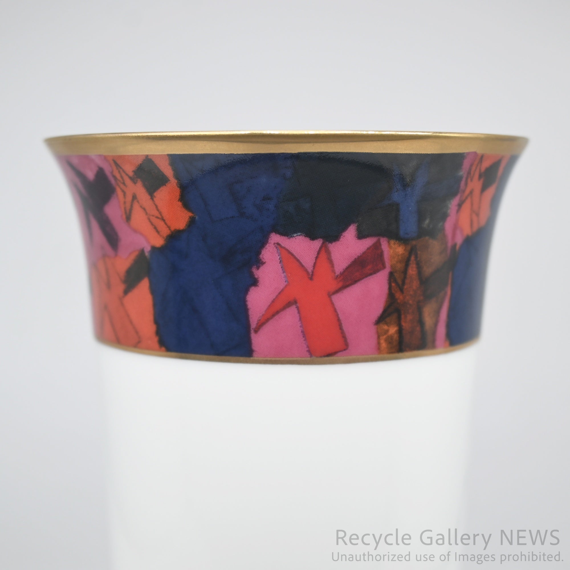 Okura Art China Porcelain Wine Goblet Painterly Design Japanese Modern Gold Gilding White / 大倉陶園 陶磁器ワイングラス ゴブレット 絵画デザイン 和モダン 金彩 白