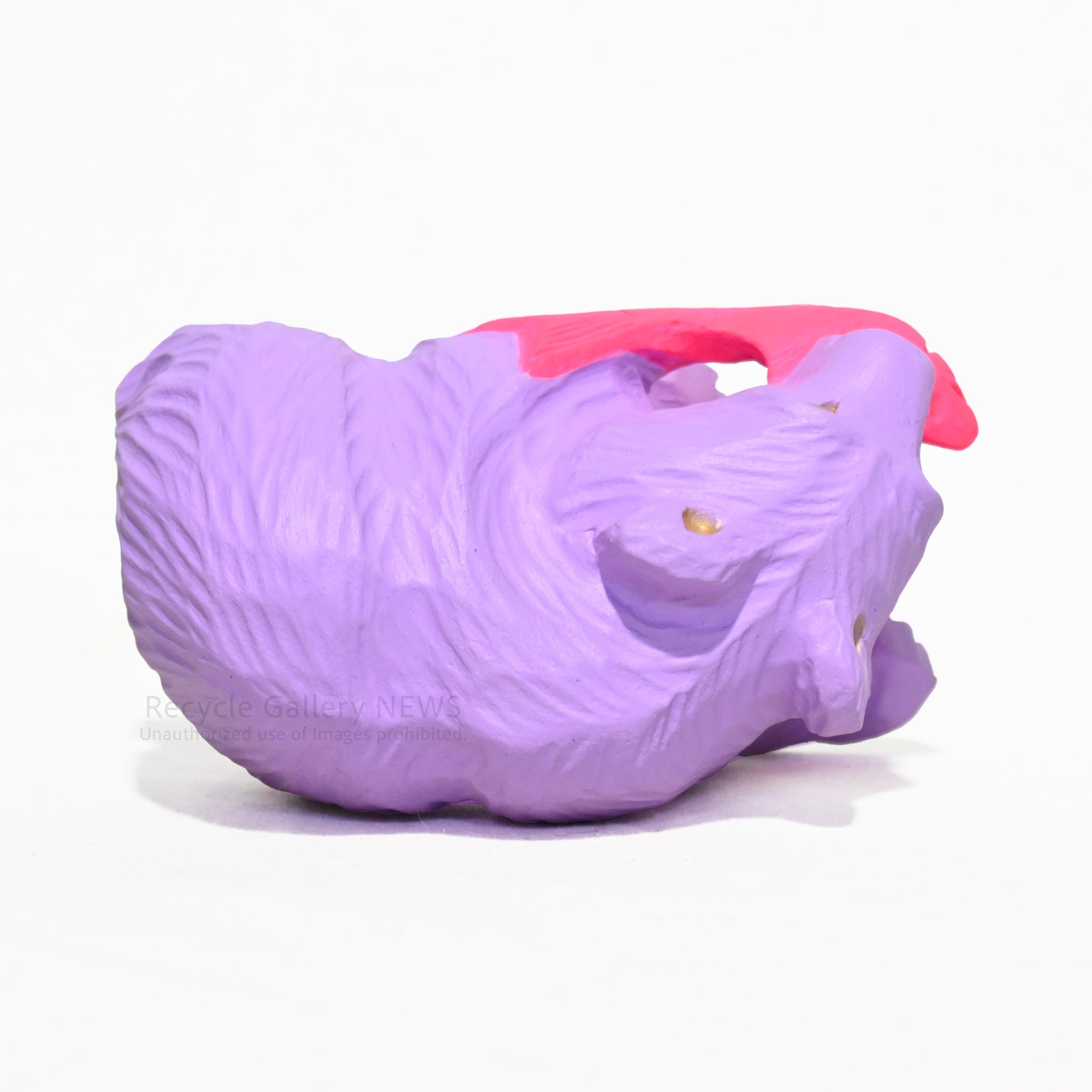 Repainted wooden carved bear Creamy purple Colorful objet Japanese traditional craft / 木彫りの熊 Kibori kuma クリーミーパープル リペイント アート カラフル 置物 オブジェ 日本 北海道 伝統工芸