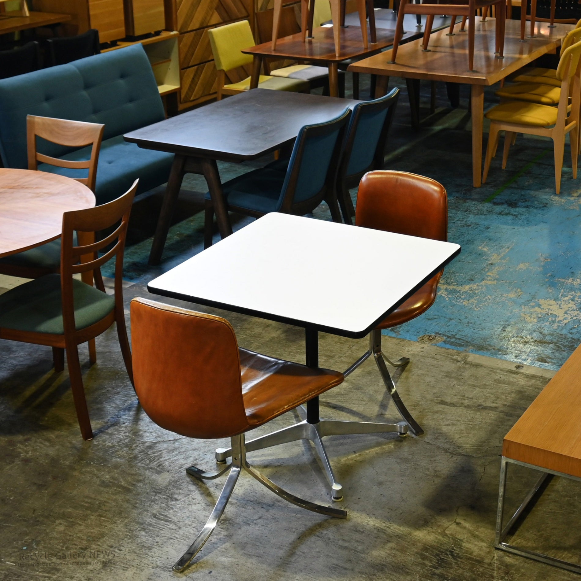Herman Miller Eames Center Table by Charles & Ray Eames American Mid Century Modern Architectural Form / イームズセンターテーブル ミッドセンチュリー アメリカ チャールズ＆レイ・イームズ 建築