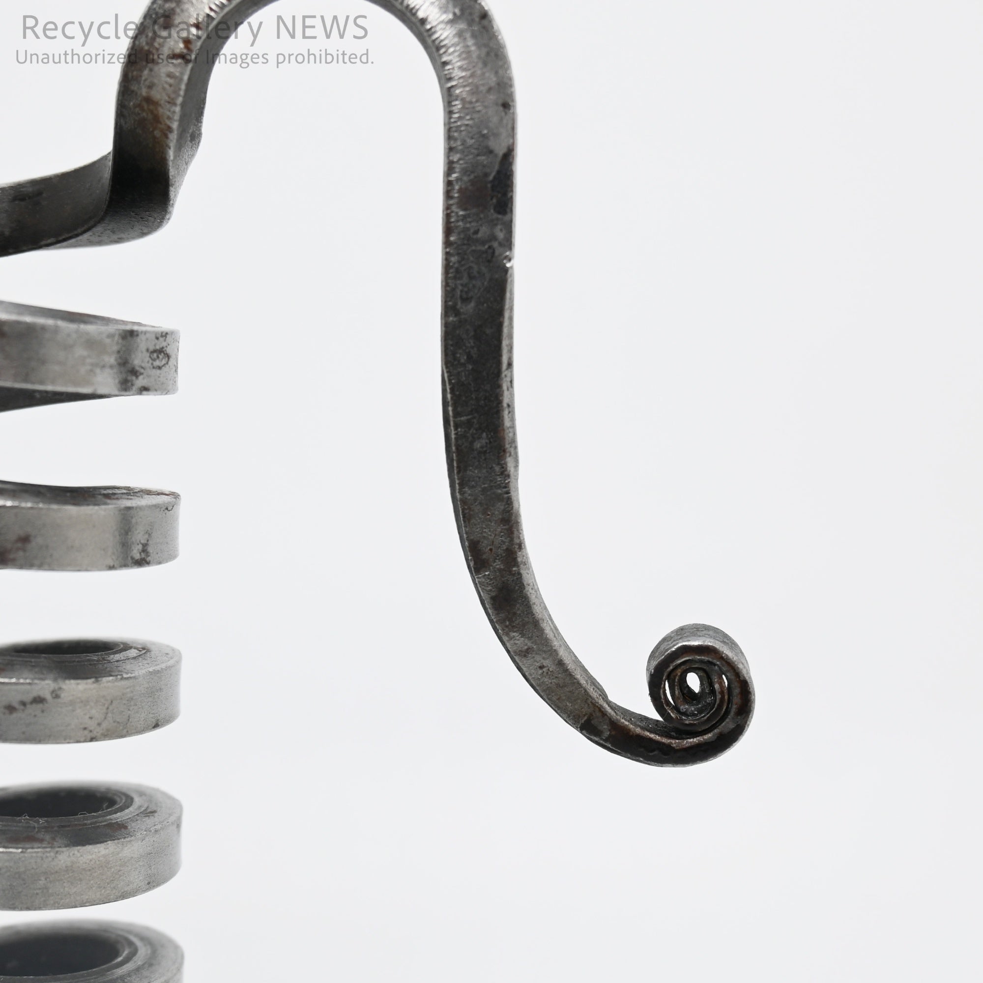 Vintage Iron Spring Candle Stand / 鉄製 スプリング 回転式キャンドルスタンド 蝋燭立て ヨーロッパヴィンテージ