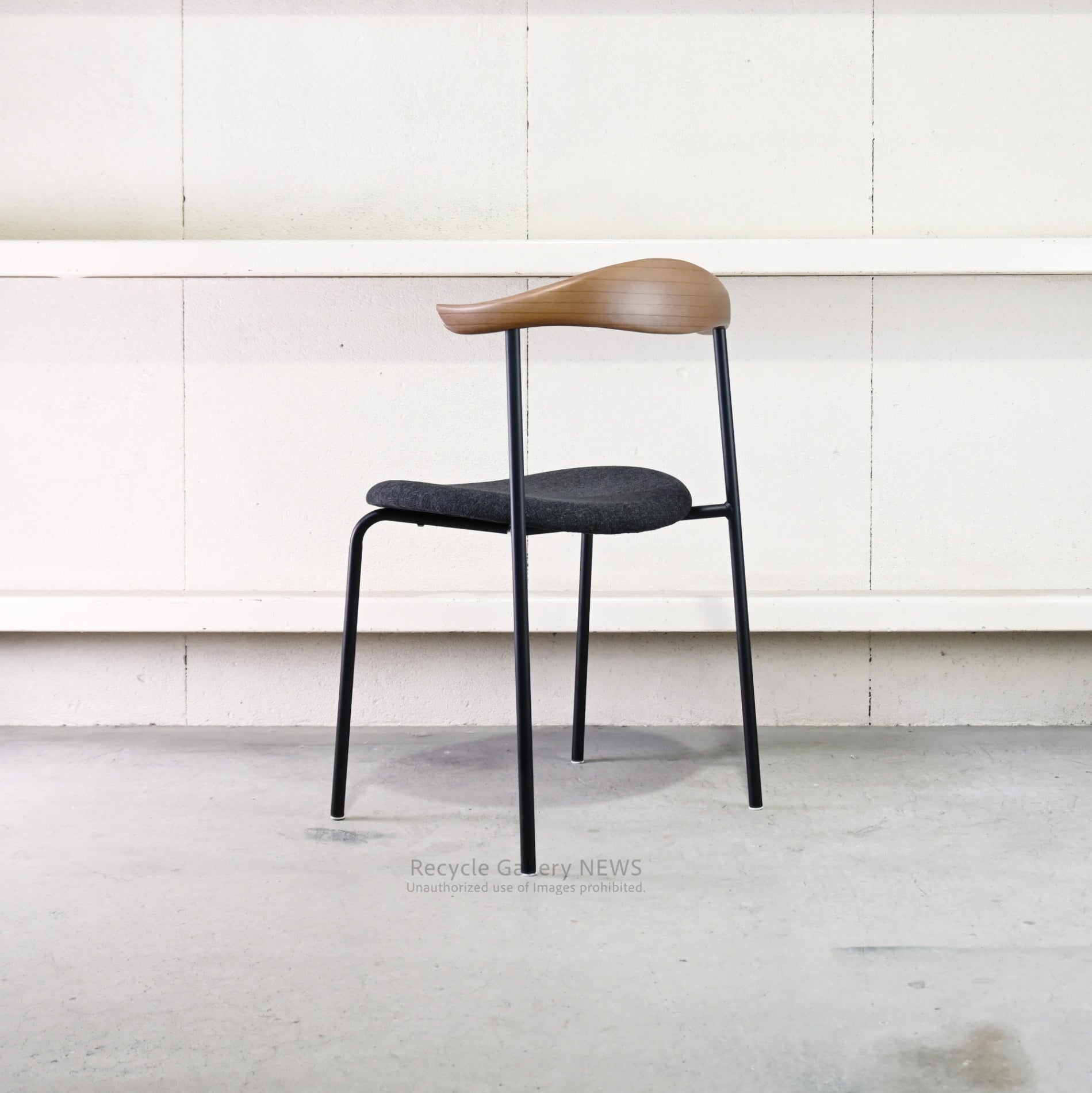 Seki Furniture Atom Chair Black Wooden  Steel  Industrial  Vintage  Cafe style / 関家具 アトムチェア 座面黒色 木材 スチール インダストリアル ヴィンテージ カフェスタイル