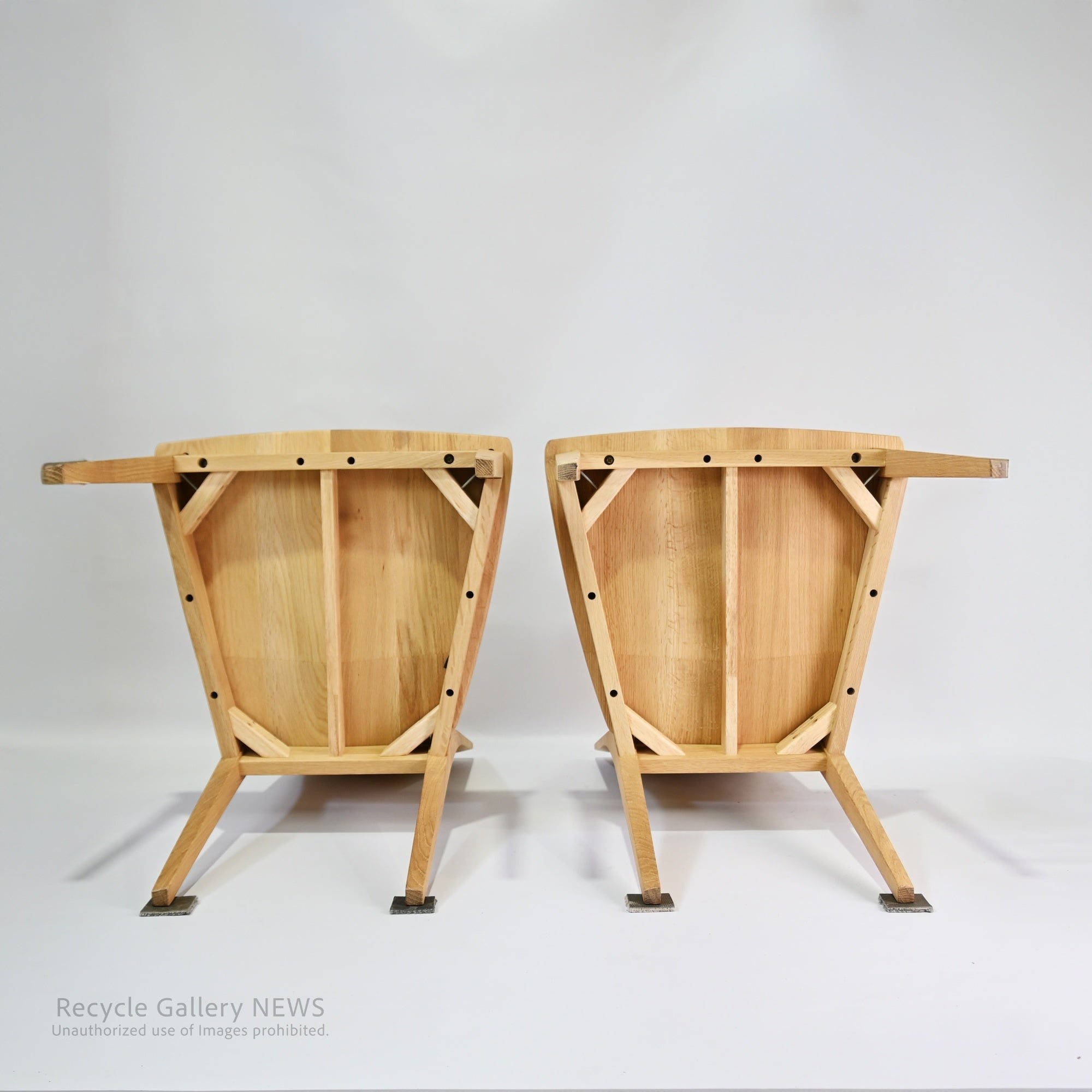 Karimoku New Standard 2-Seater Solid Wood Dining Table Minimalist Scandinavian Inspired Japan /　 カリモク 2Pダイニングセット 日本 ニュースタンダード 無垢材 北欧テイスト ミニマル