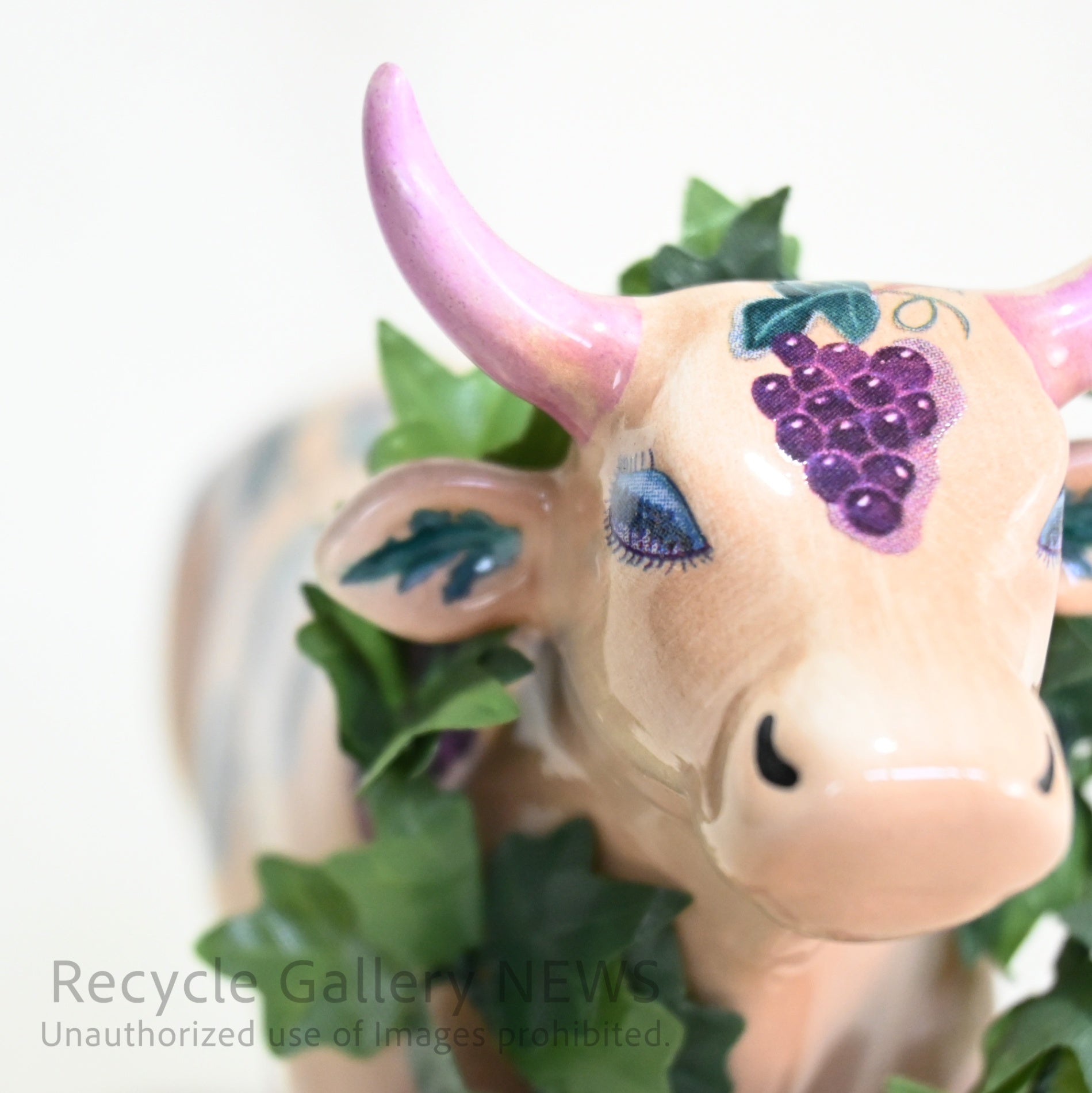 Cow figurine Wine Grapes Westland giftware Cow Parade / 牛のオブジェ ワイン 葡萄 ウエストランド ギフトウェア カウパレード フィギュリン