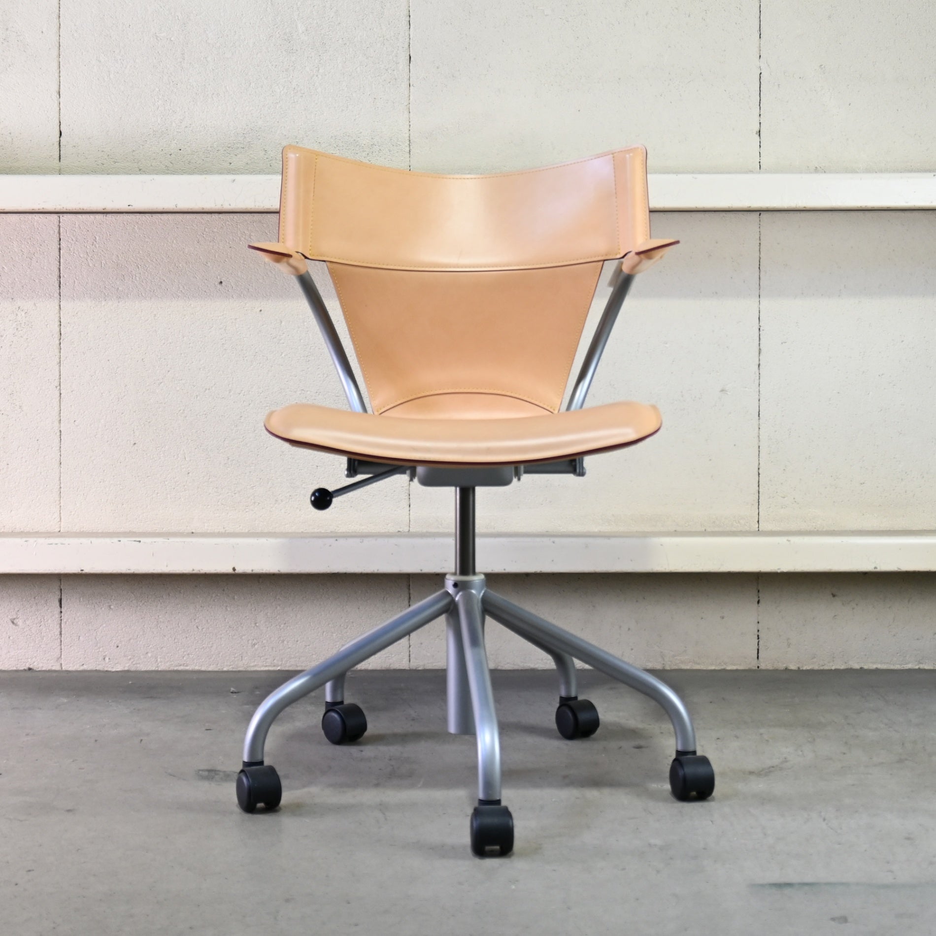 Karimoku XT4300AJ Office chair Desk chair Genuine tanned leather Japan / カリモク家具 本革 ヌメ革 デスクチェア 事務椅子