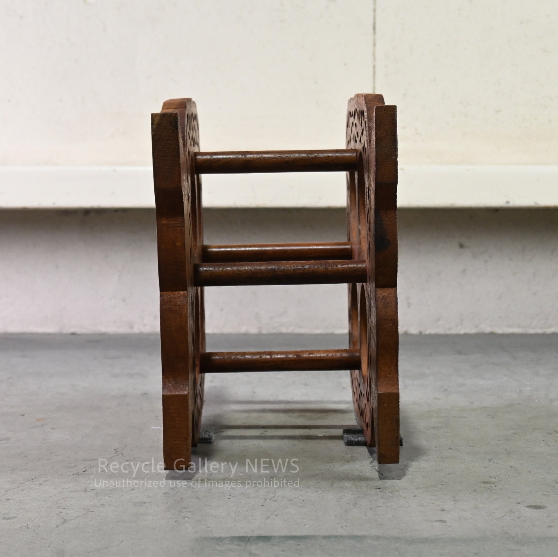 Indian Hand-Carved Wooden Wine Rack Dark Brown Oriental Boho / インド製 ハンドメイド 透かし彫り ワインラック 木製 ダークブラウン 収納ラック オリエンタル アジアンリゾート