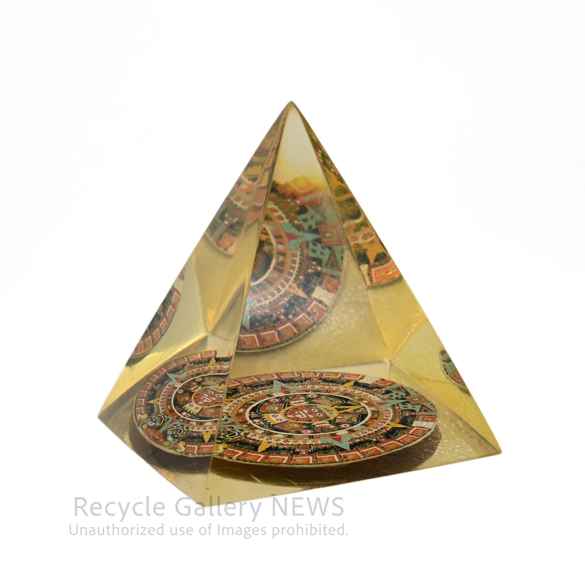 Acrylic Aztec Sun Stone Calendario Azteca Mesoamerican Pyramid Topaz Object Display Piece / アクリル アステカカレンダー 太陽の石 メソアメリカ ピラミッド トパーズ オブジェ ディスプレイ