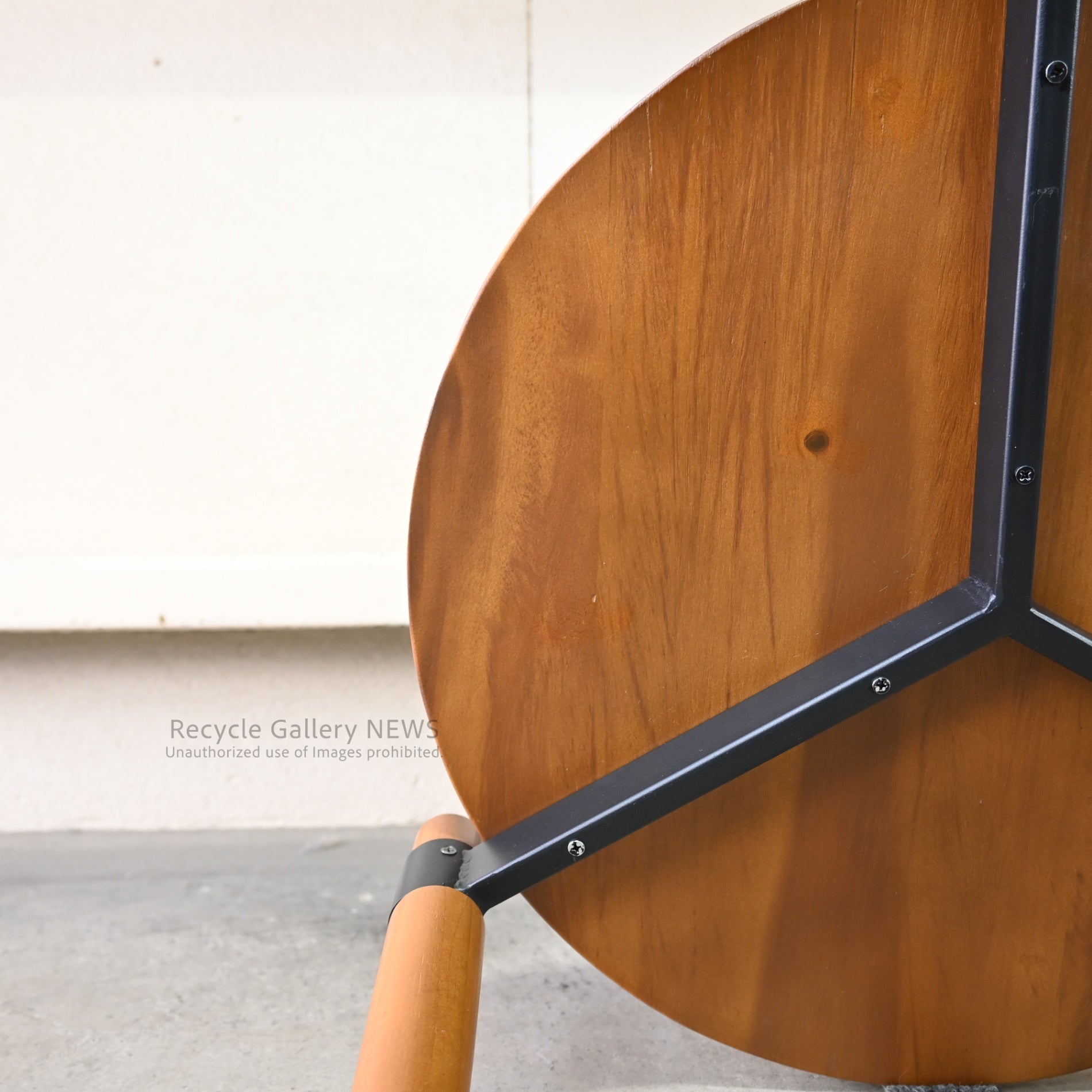 AZUMAYA Round Monkey Pod Side Table　Solid Wood Brown Grain pattern / AZUMAYA モンキーポッド ラウンドサイドテーブル 無垢材 茶色 木目