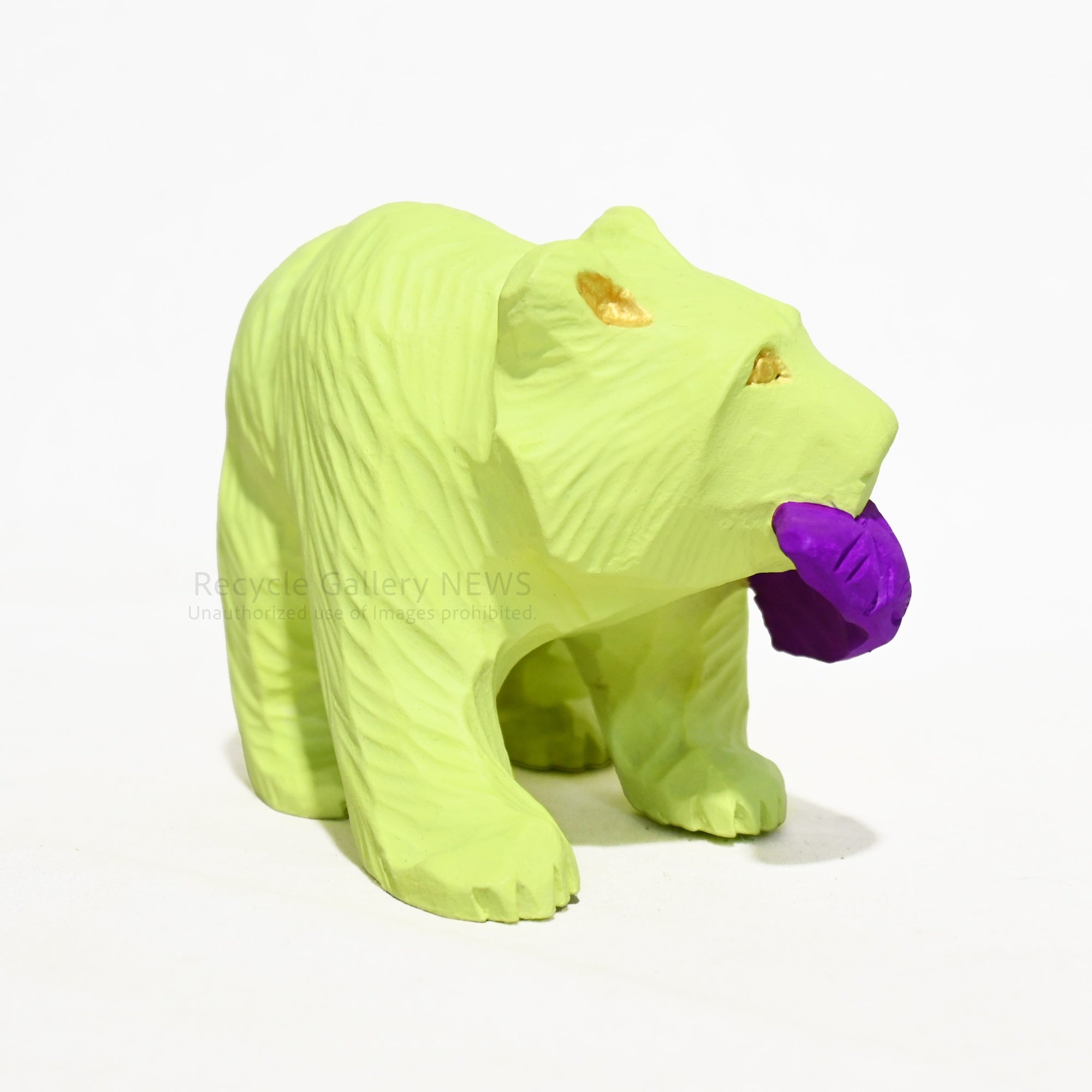 Repainted wooden carved bear Neon yellow Colorful objet Japanese 