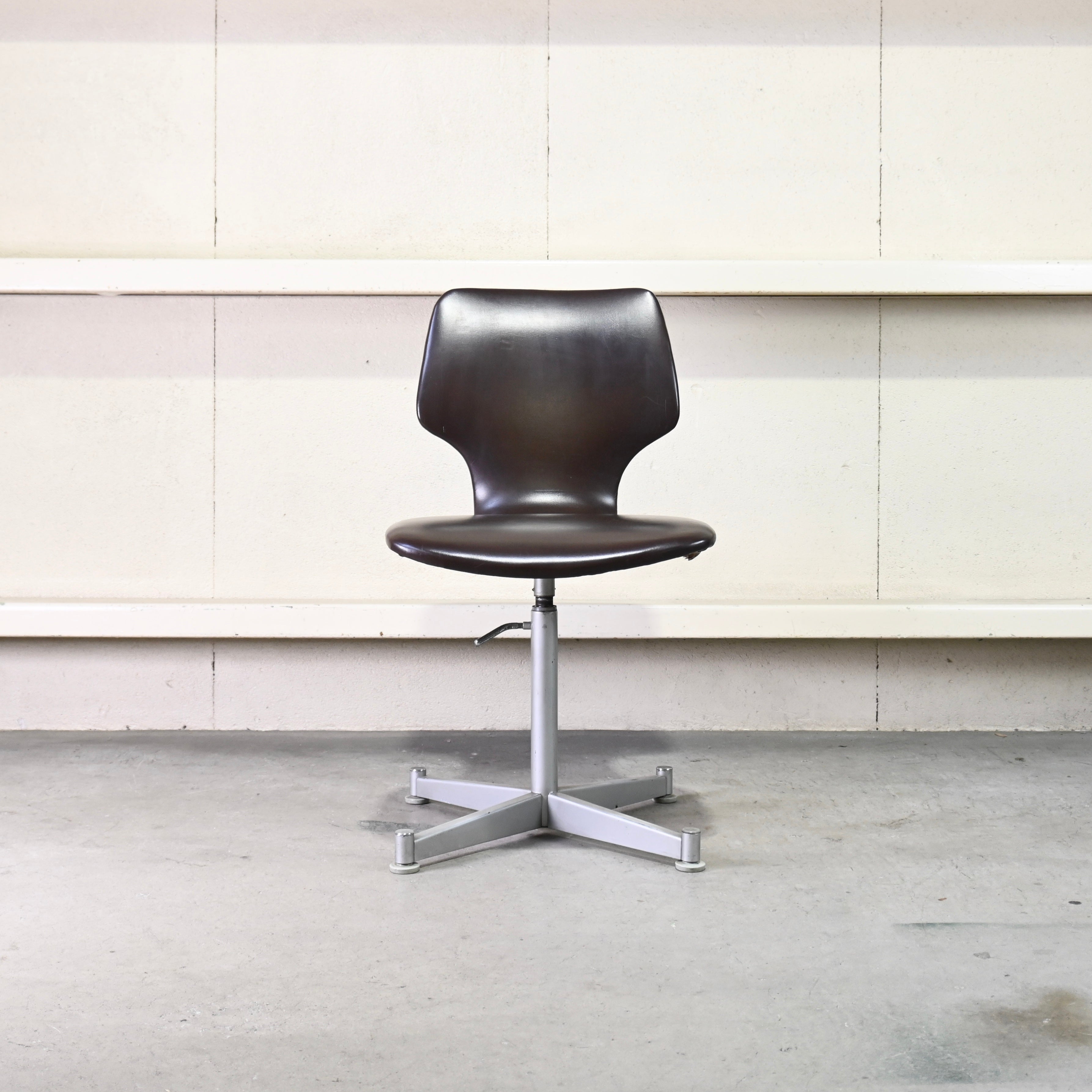 Nisso Hi - Mold Desk chair Brown Japanese modern / ニッソーハイモールド デスクチェア ブラウン ジャパニーズモダン