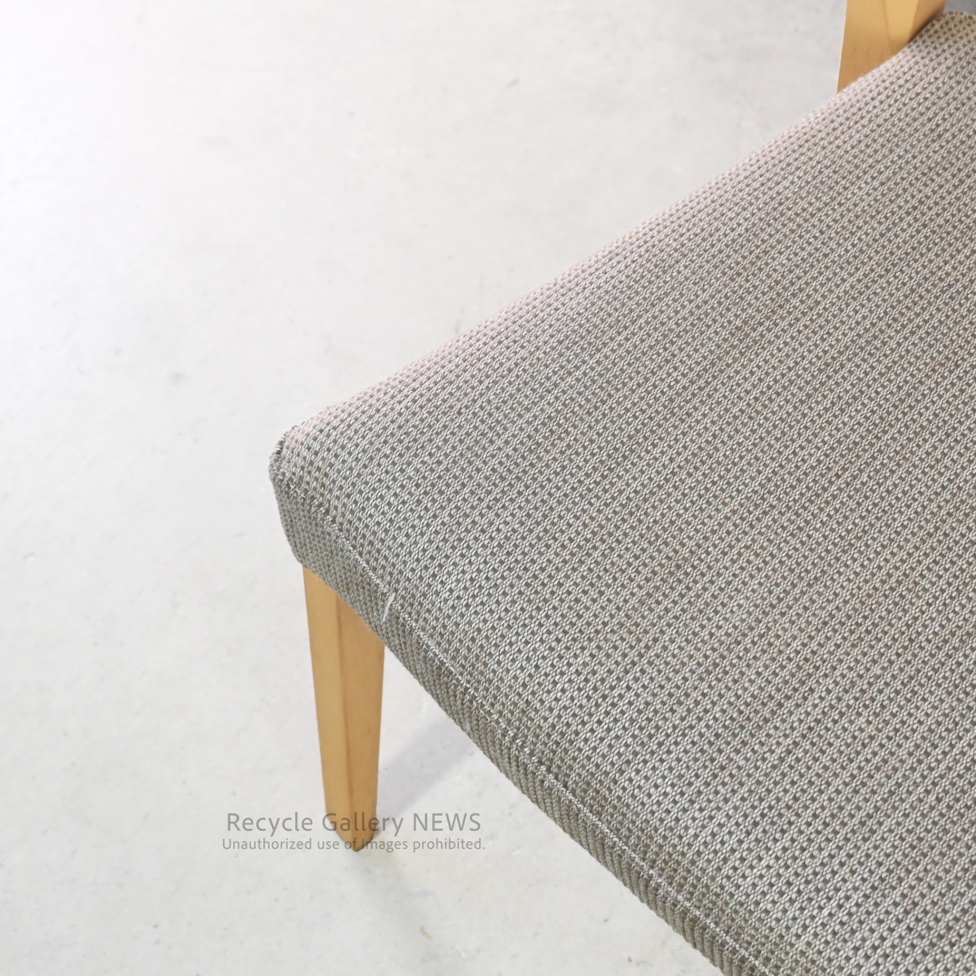 Karimoku Wooden Chair Japanese Scandinavian Inspired Natural Design / カリモク 椅子 木製 日本 北欧テイスト ナチュラルデザイン
