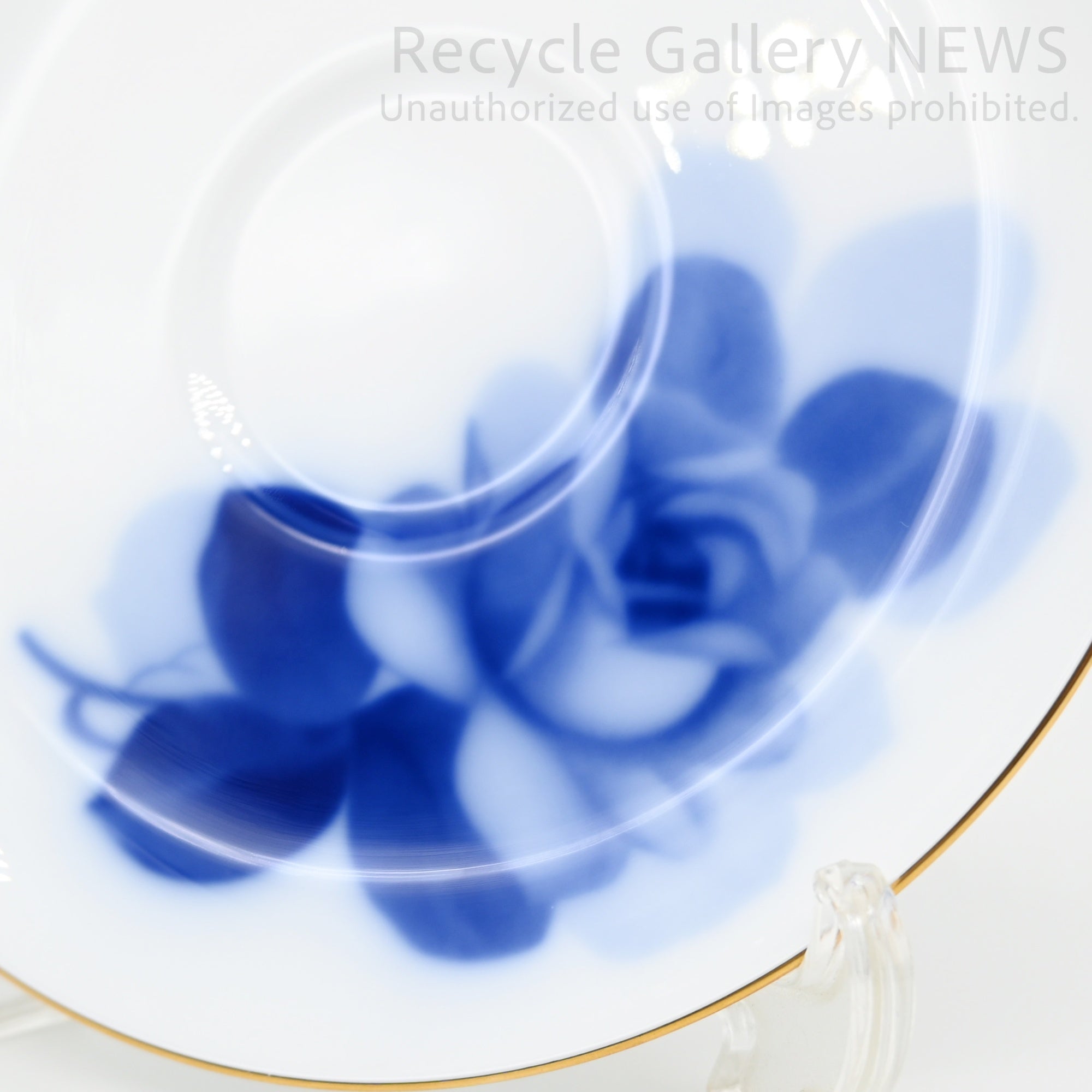 Okura Art China Blue Rose Morning Cup and Saucer White Tableware / 大倉陶園 ブルーローズ 8211 モーニングカップ＆ソーサー ペア 白 青 洋食器