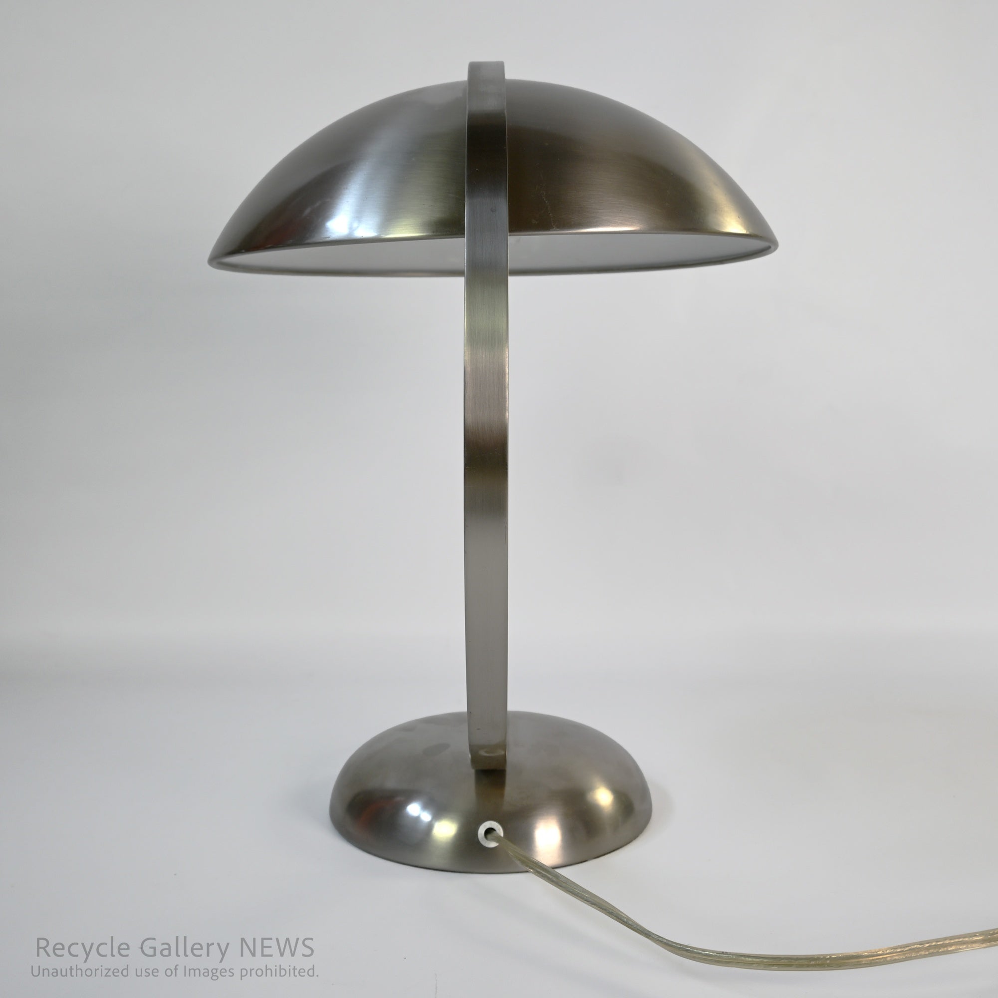 chrome desk lamp Rugged Industrial lamp Space Age Minimalist Design / クローム デスク ランプ スペースエイジ  無骨 インダストリアル ミニマル