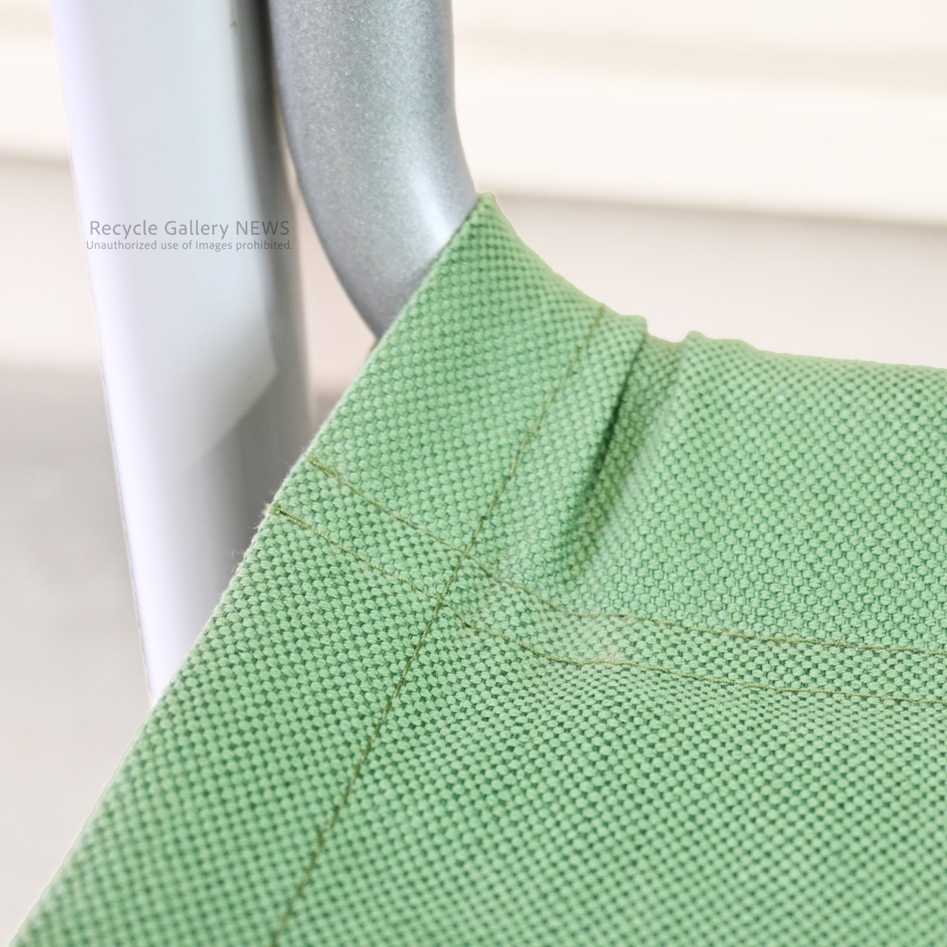 Innovator  Captain Chair Green Color Wood  Metal Sweden Scandinavian Modern Mid-Century / イノベーター キャプテン チェア 緑色 木 金属 スウェーデン 北欧モダン ミッドセンチュリー
