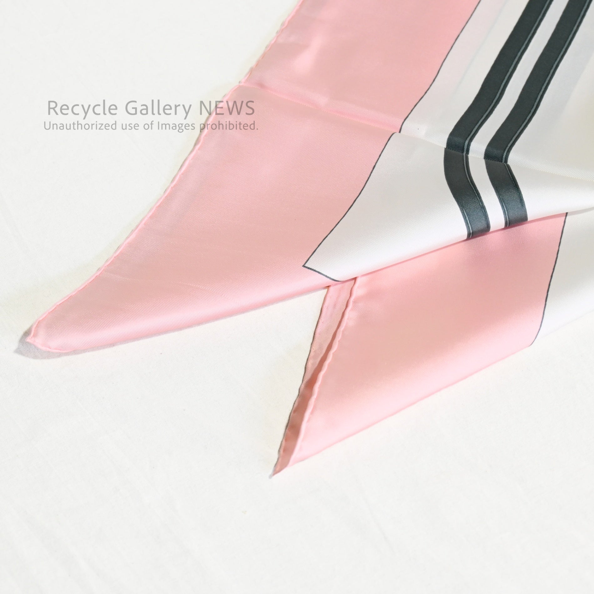 HERMES Carre 90 Bride de Gala Pink Unused Vintage France / エルメス カレ90 ブリッド ドゥ ガラ ピンク 未使用・新古品  ヴィンテージ フランス