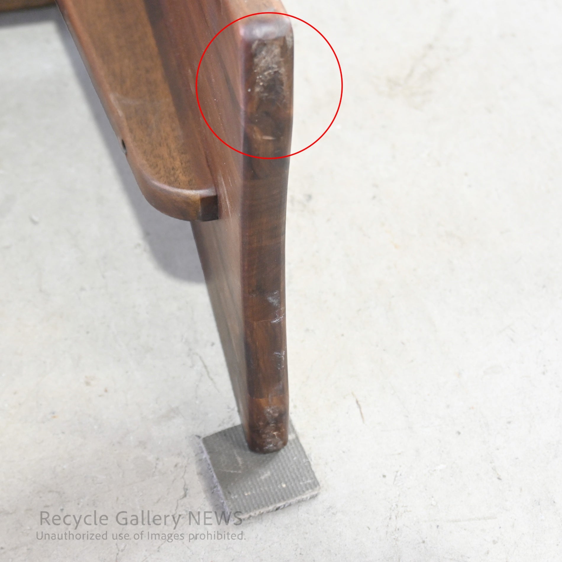 Kuwaya "Ridgeline 48" Solid Wood Multi Stool & Arm Table Japan / 久和屋 リッジライン 48 マルチスツール 日本 ウォールナット ベランダ アームテーブル