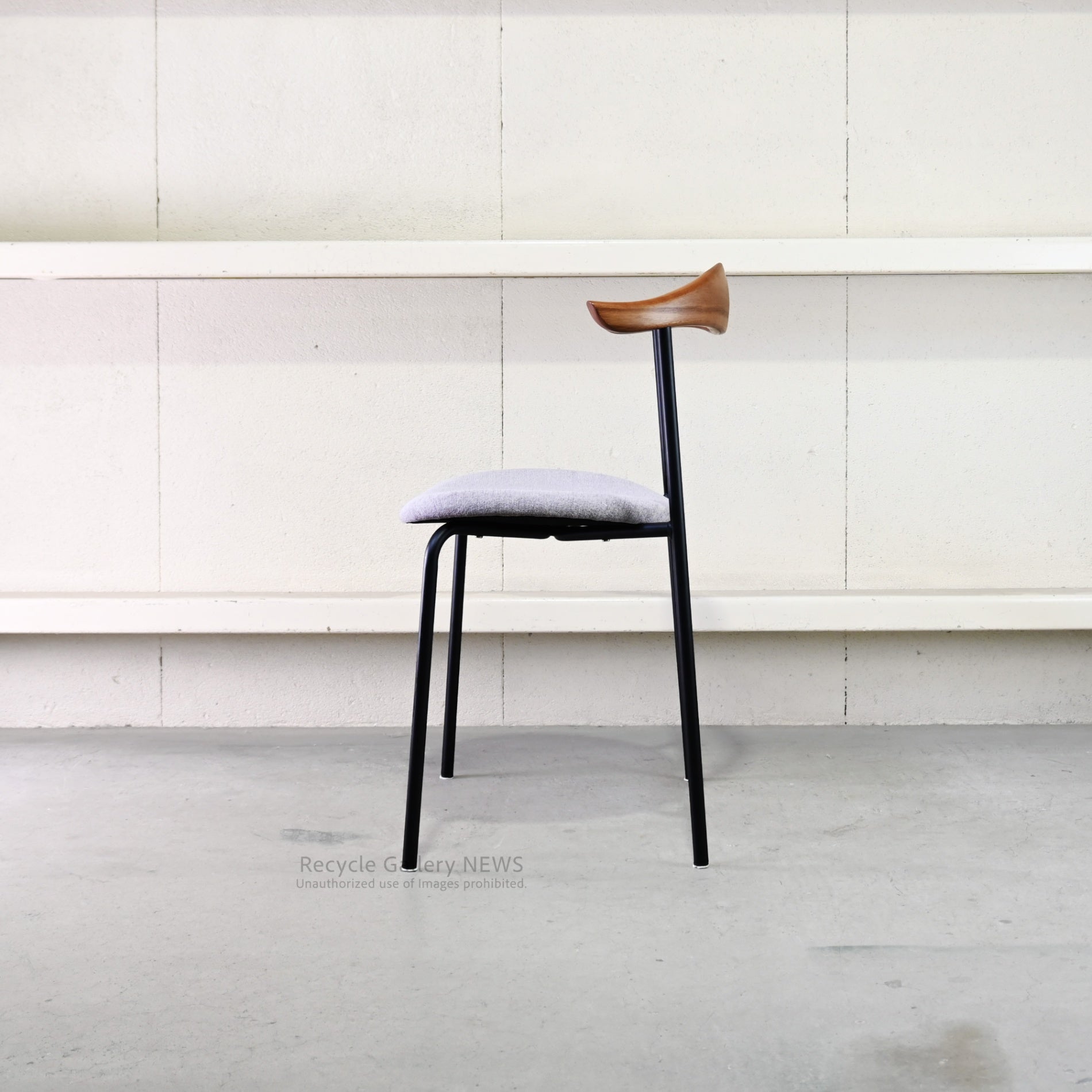Seki Furniture Atom Chair Glay-White Wooden  Steel  Industrial  Vintage  Cafe style / 関家具 アトムチェア 座面グレーホワイト 木材 スチール インダストリアル ヴィンテージ カフェスタイル