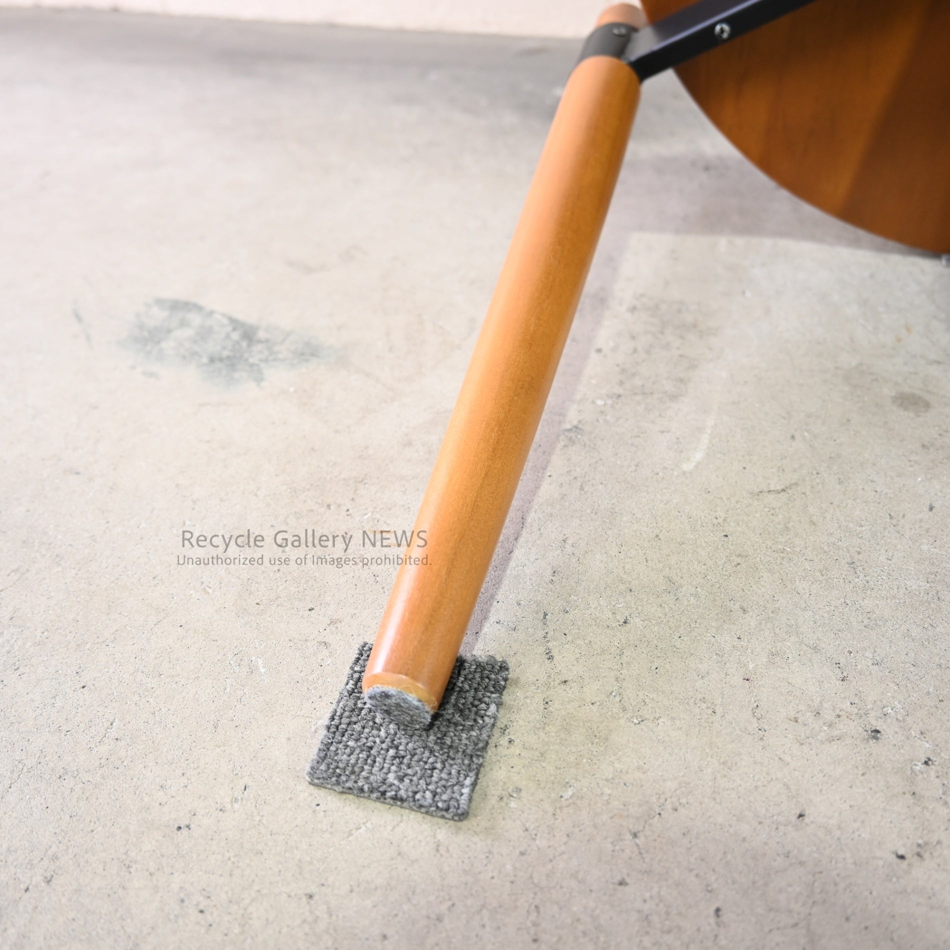 AZUMAYA Round Monkey Pod Side Table　Solid Wood Brown Grain pattern / AZUMAYA モンキーポッド ラウンドサイドテーブル 無垢材 茶色 木目