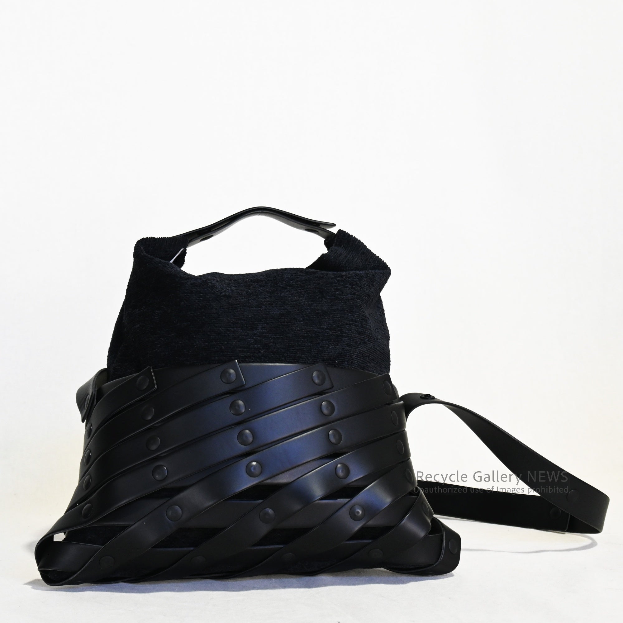 ISSEY MIYAKE Spiral Grid 2-Way Large Bag IM13AG502 Black / イッセイミヤケ スパイラルグリッド ラージバッグ ブラック