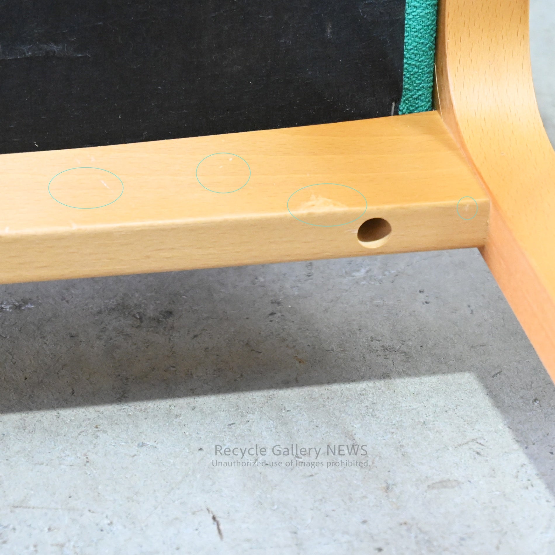 Tendo Mokko Wooden Green fabric Dining Chair with Accent Color Robust Craftsmanship / 天童木工 グリーンファブリック ダイニングチェア 木製 差し色 職人技 堅牢