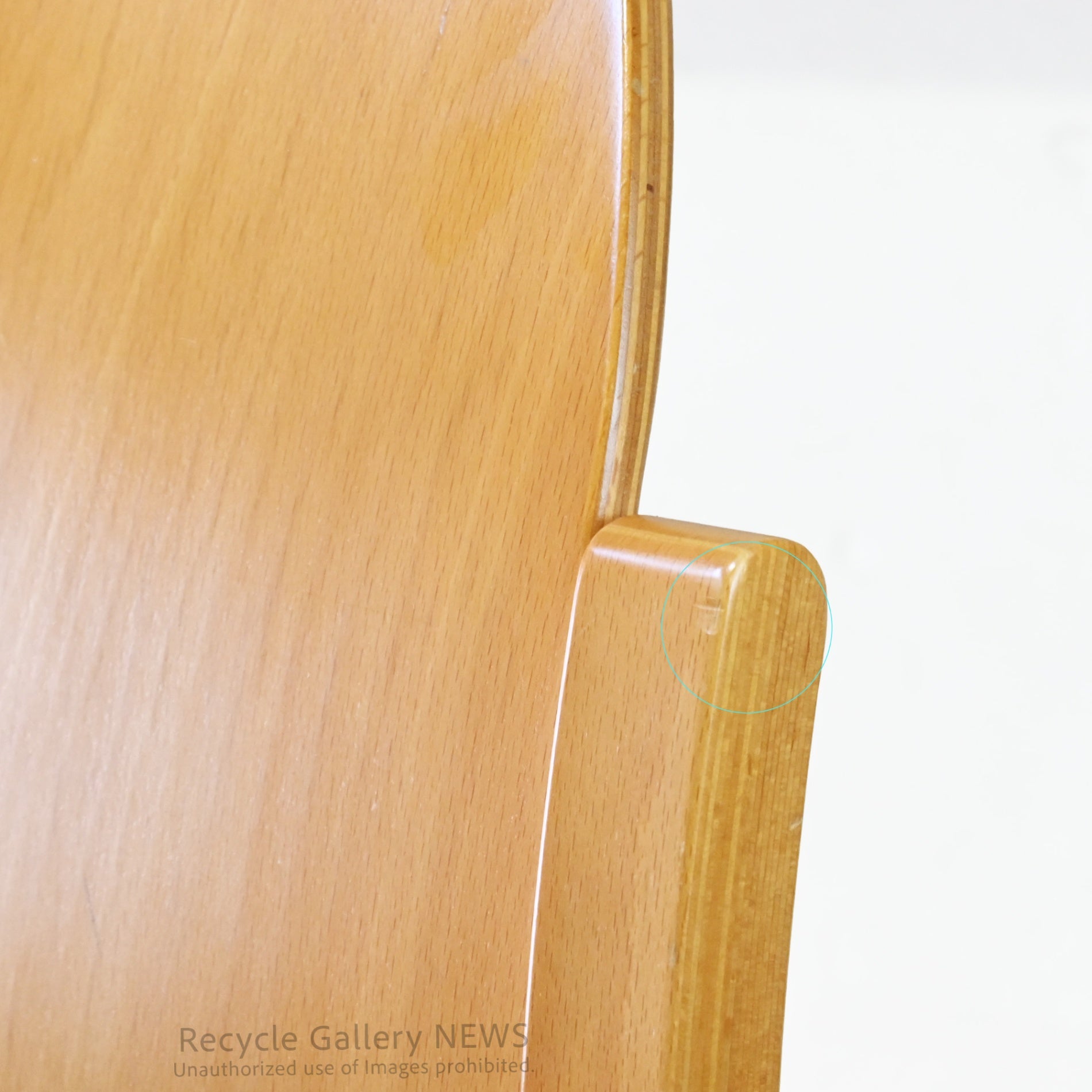 Tendo Mokko Wooden Green fabric Dining Chair with Accent Color Robust Craftsmanship / 天童木工 グリーンファブリック ダイニングチェア 木製 差し色 職人技 堅牢