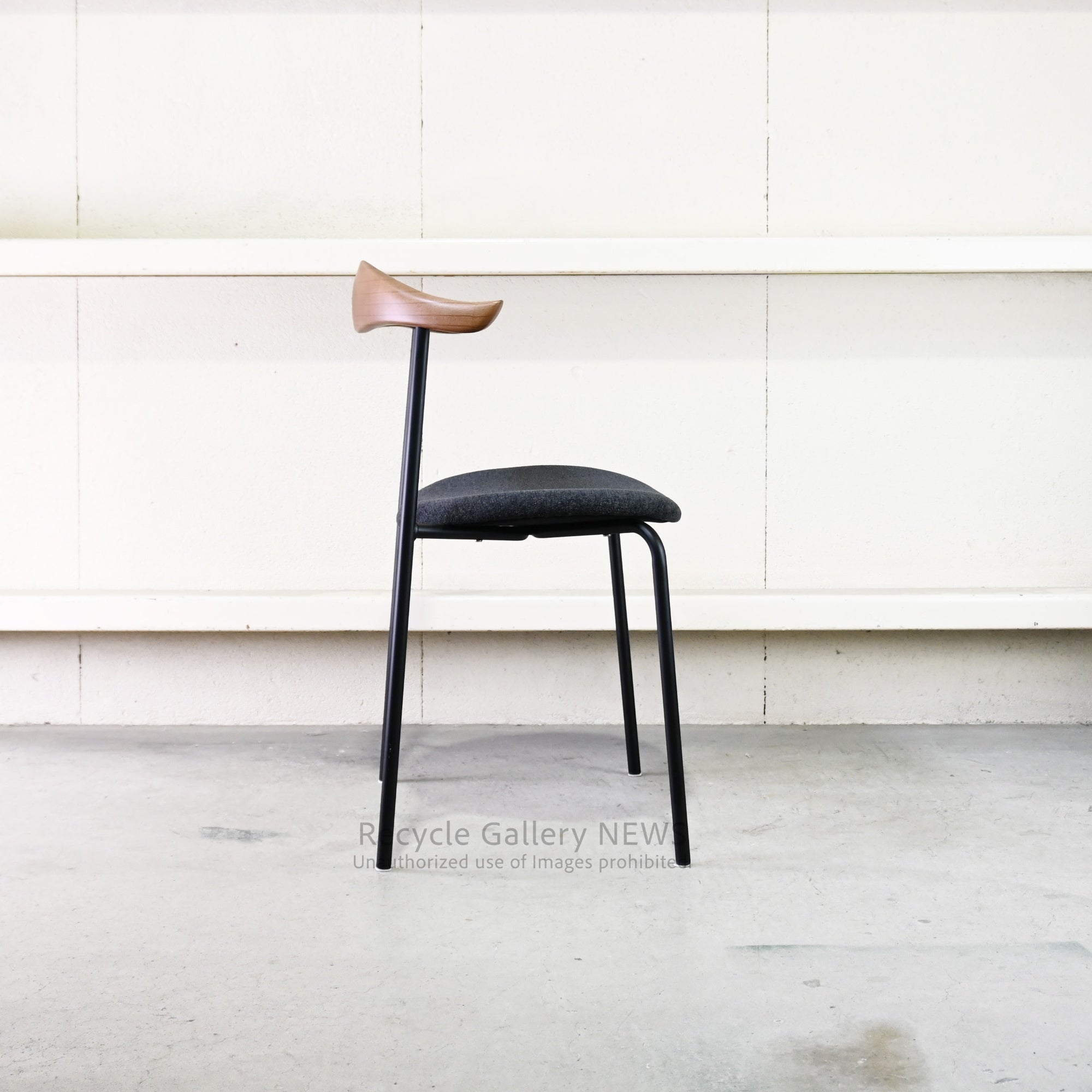 Seki Furniture Atom Chair Black Wooden  Steel  Industrial  Vintage  Cafe style / 関家具 アトムチェア 座面黒色 木材 スチール インダストリアル ヴィンテージ カフェスタイル