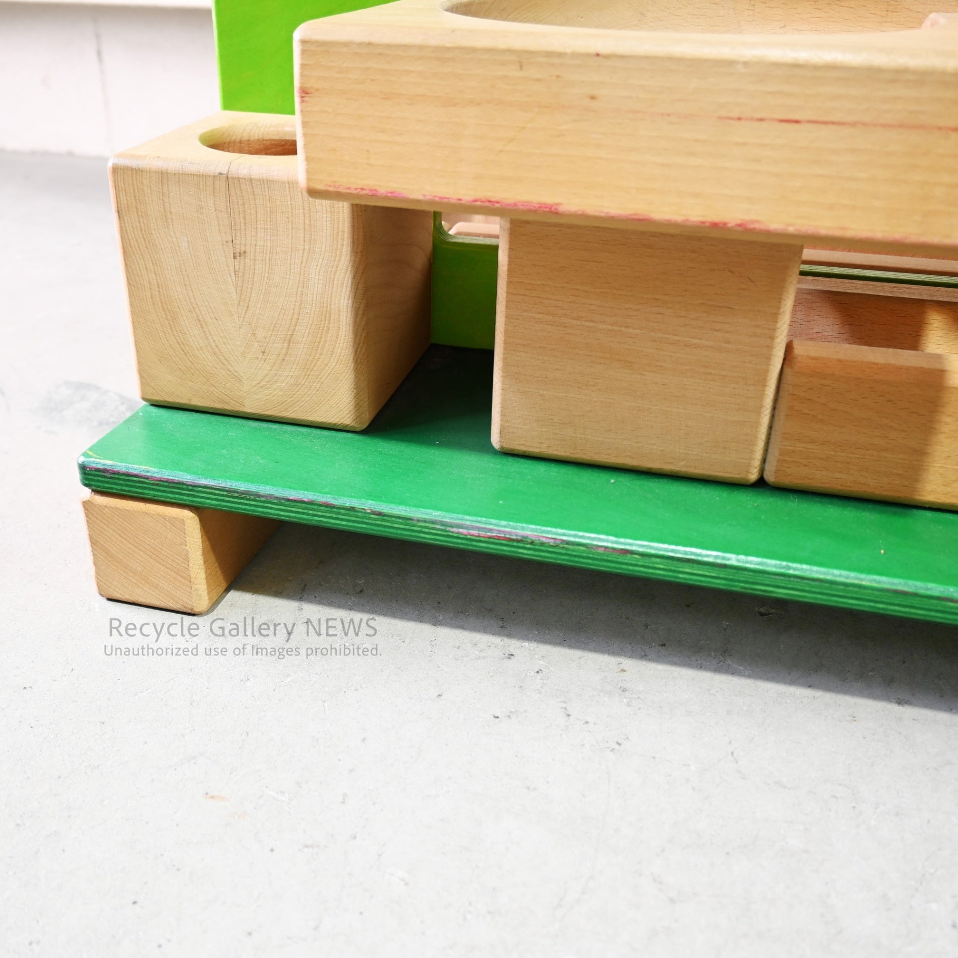Bornelund Japanese Wooden Marble Run Educational Toy for All Ages / マーブルラン 木製 日本 知育玩具 オモチャ 全年齢