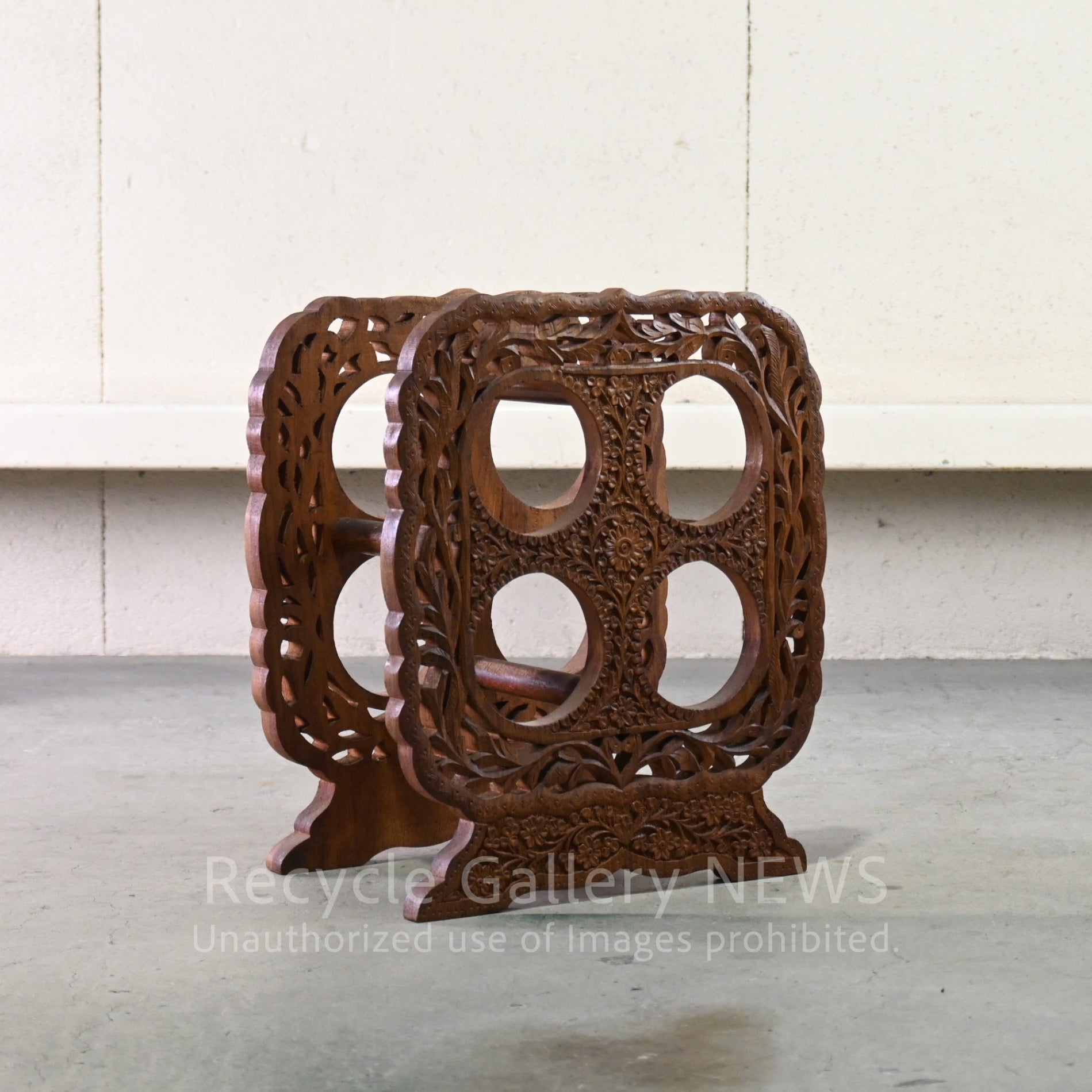 Indian Hand-Carved Wooden Wine Rack Dark Brown Oriental Boho / インド製 ハンドメイド 透かし彫り ワインラック 木製 ダークブラウン 収納ラック オリエンタル アジアンリゾート