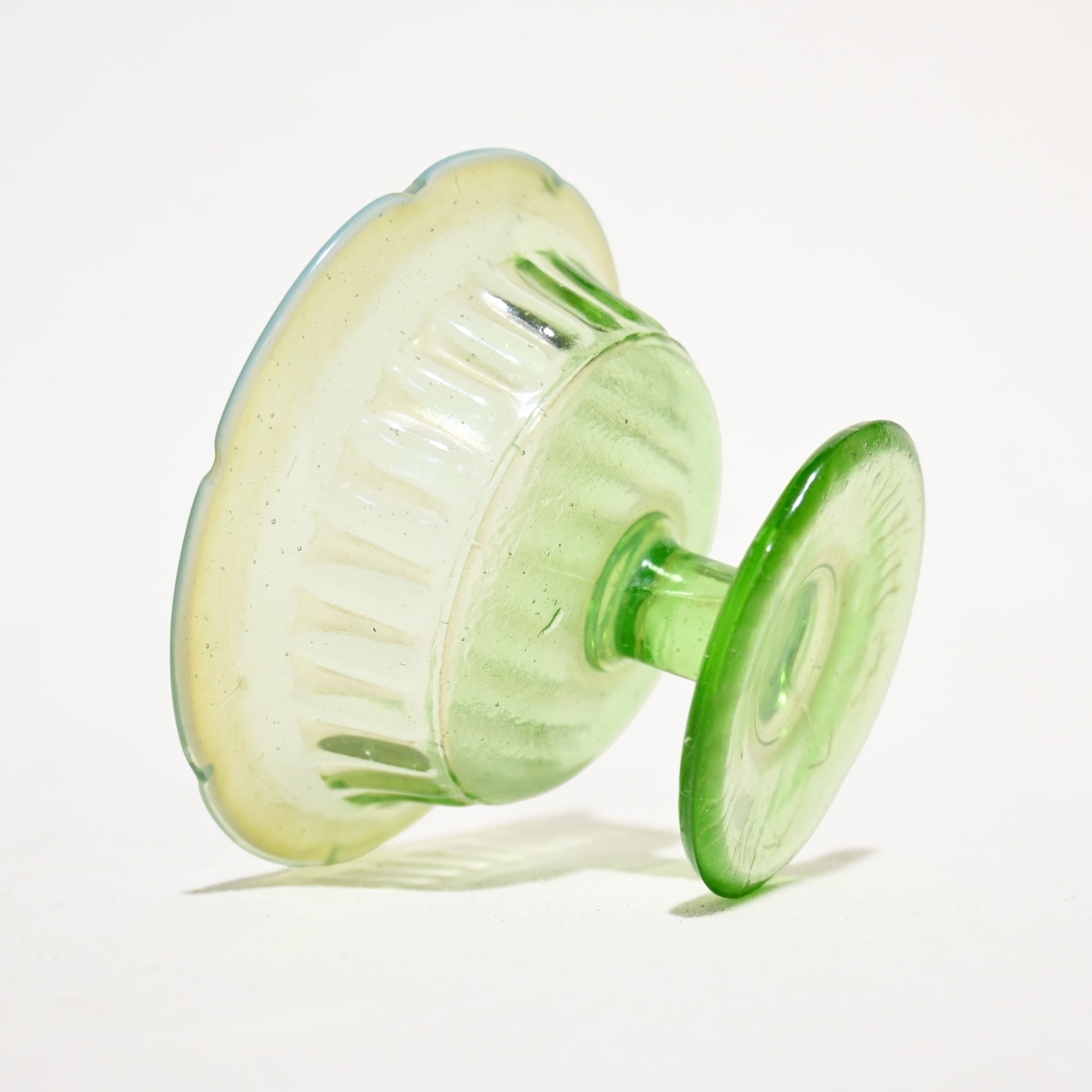 Vintage Press Glass Japanese Glass Ice Cup Melon Soda Color Retro / ヴィンテージ プレスガラス 和ガラス 氷コップ メロンソーダ色 レトロ