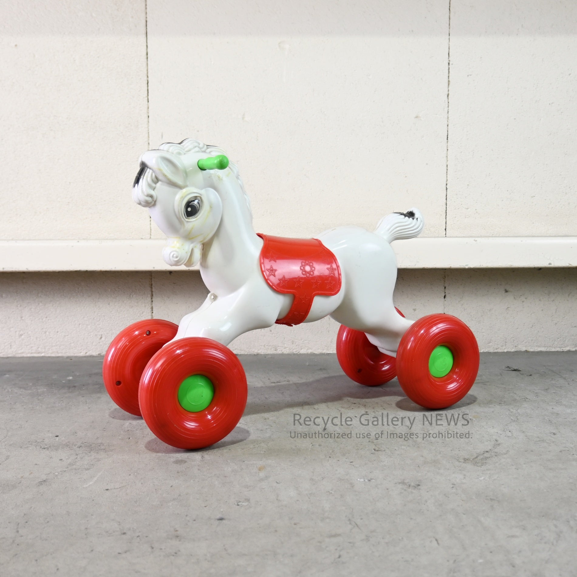 Rocking horse Pull-along Plastic resin Retro Vintage for display / 木馬 引きぐるま プラスチック樹脂製 レトロ ヴィンテージ 観賞用