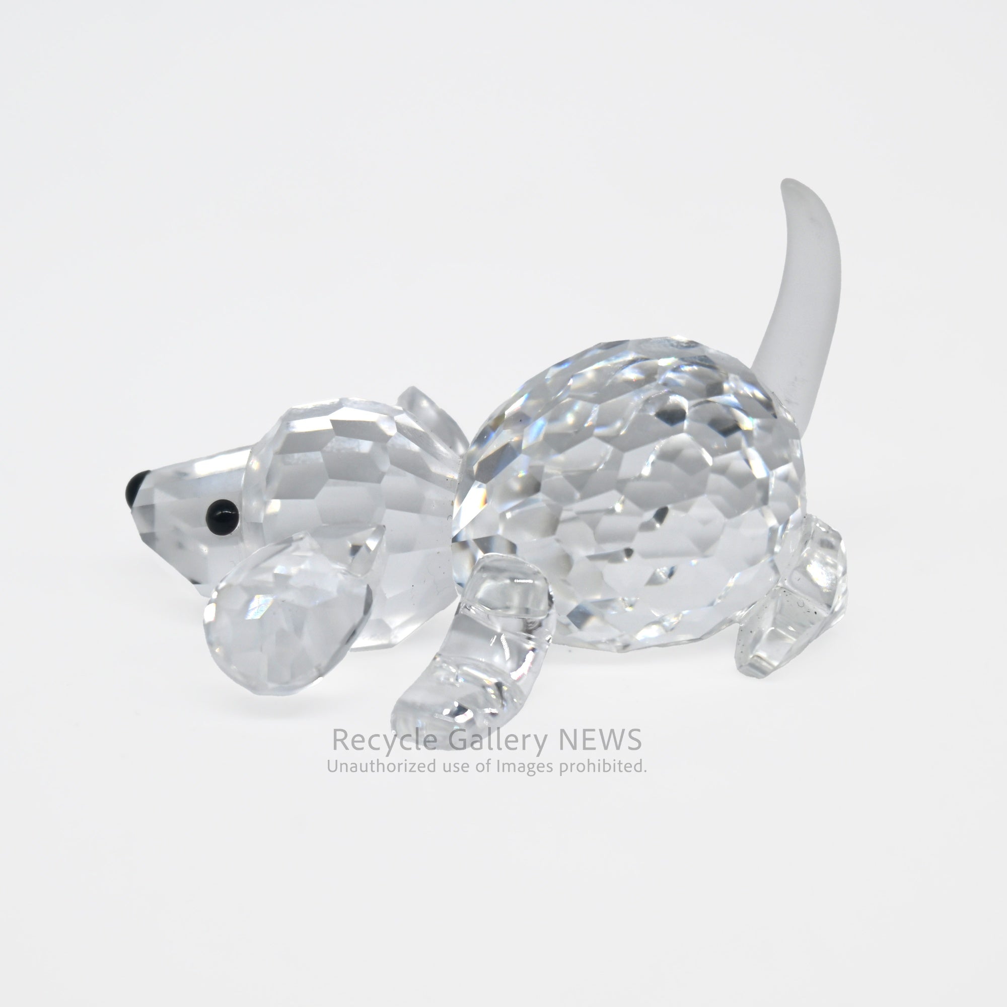 Retired Swarovski Crystal "Lying Beagle" Figurine Austrian Animal Motif / スワロフスキー 伏せビーグル 廃盤品 オーストリア クリスタルガラス 動物モチーフ