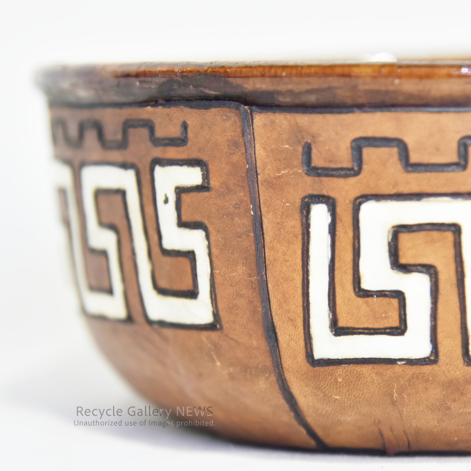 Leather cover Ceramic bowl Brazil Fork art Midcentury / 陶器 レザーカバー ボウル ブラジル製 フォークアート ミッドセンチュリー