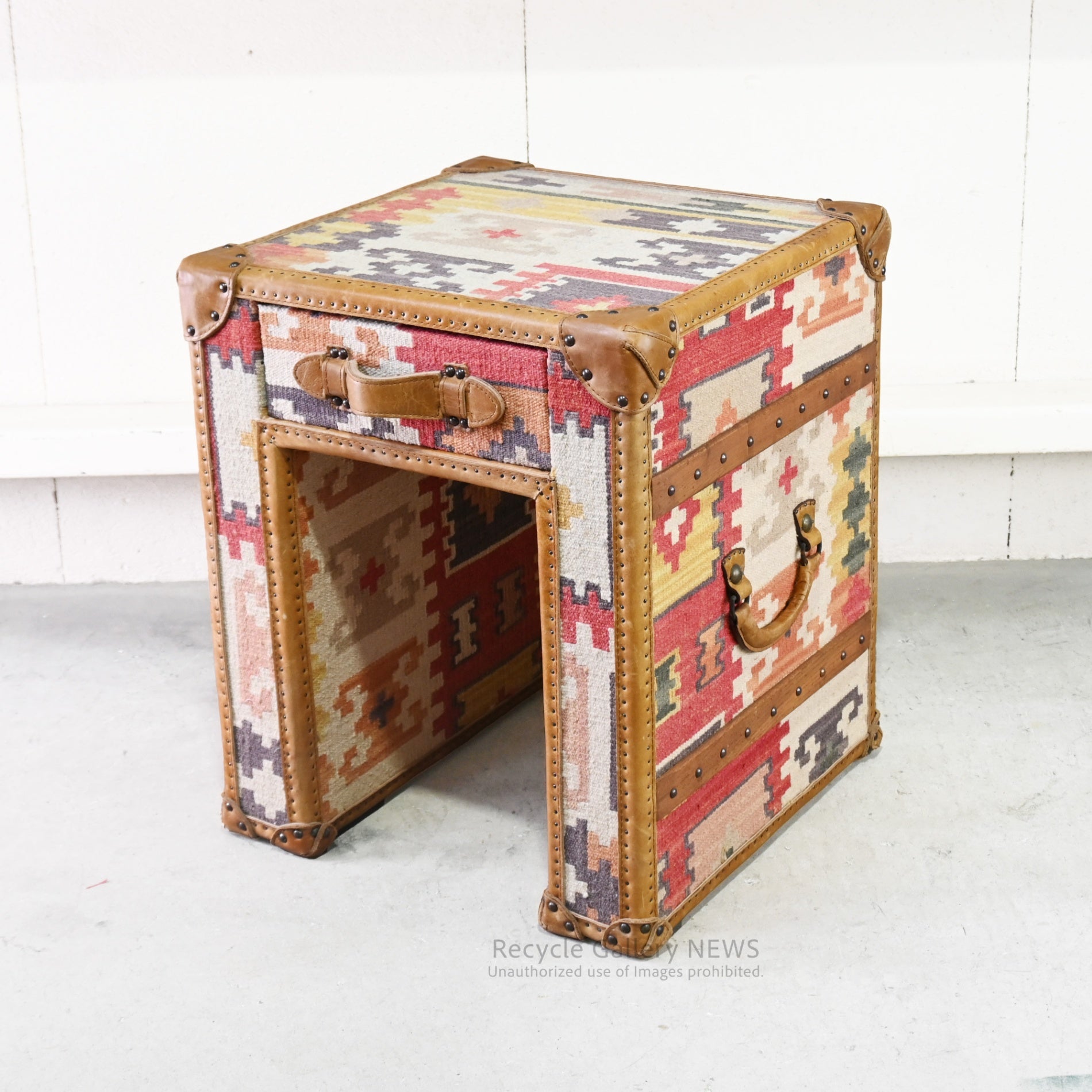 HALO SLAB LAMP TABLE KILIM Handcrafted British Leather Exotic