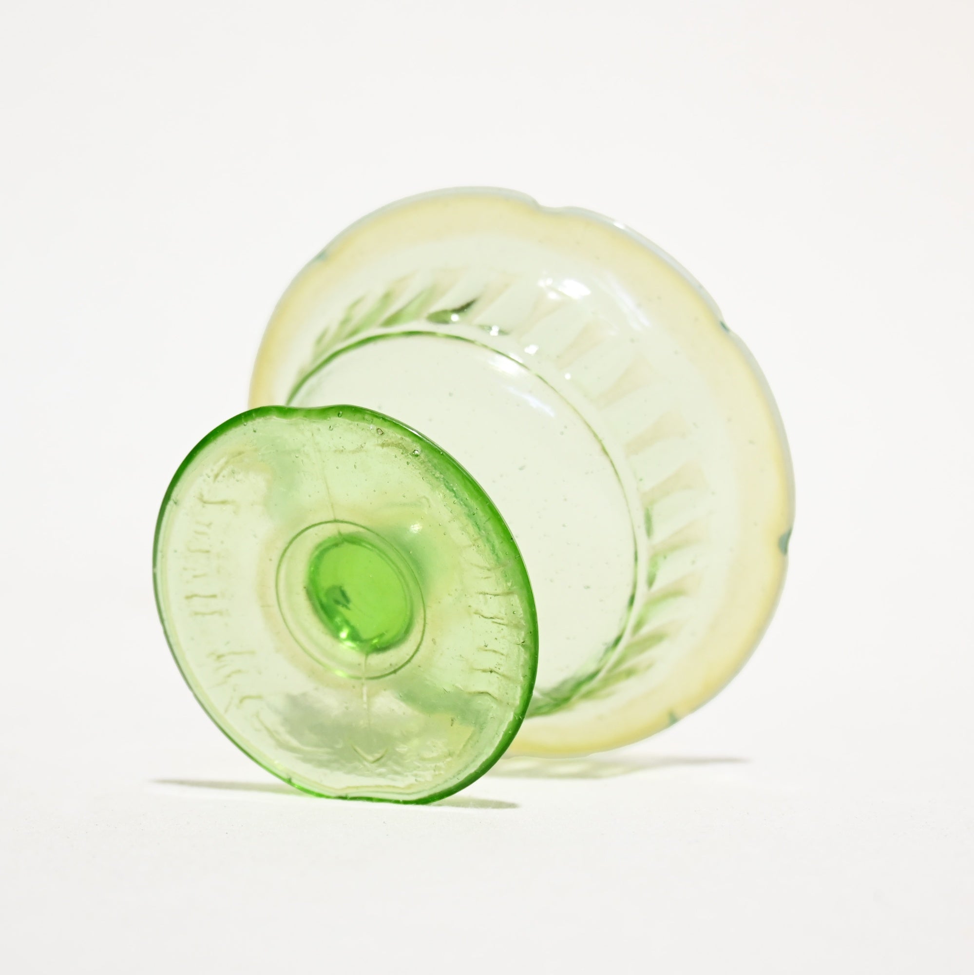 Vintage Press Glass Japanese Glass Ice Cup Melon Soda Color Retro / ヴィンテージ プレスガラス 和ガラス 氷コップ メロンソーダ色 レトロ