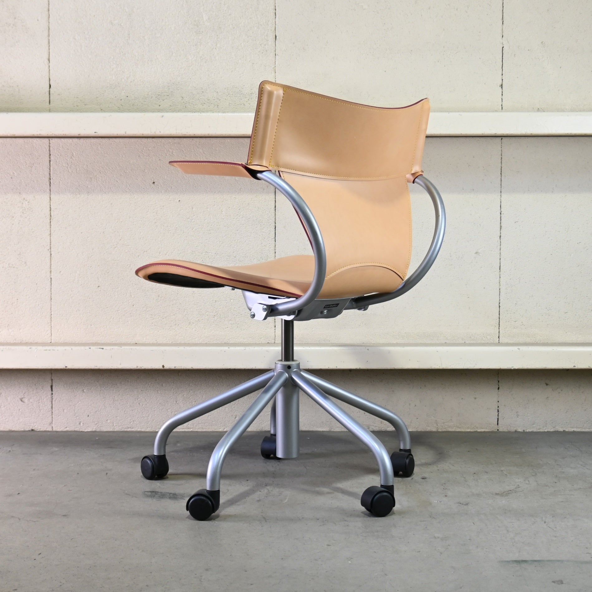 Karimoku XT4300AJ Office chair Desk chair Genuine tanned leather Japan / カリモク家具 本革 ヌメ革 デスクチェア 事務椅子