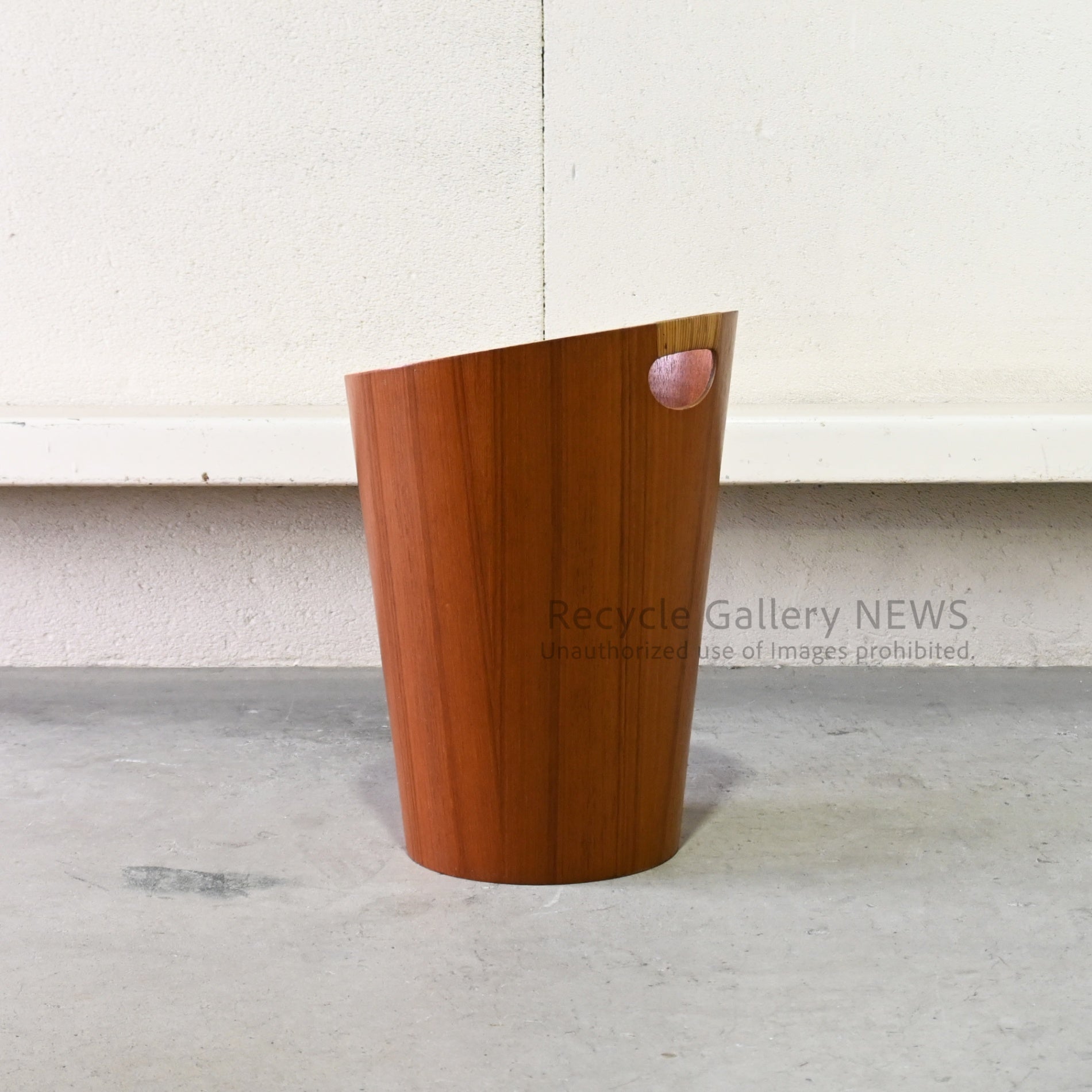 SAITO WOOD Molded Plywood Paper Basket Wastebasket Brown Discontinued / サイトーウッド 成形合板 ペーパーバスケット ゴミ箱 ブラウン 廃盤品