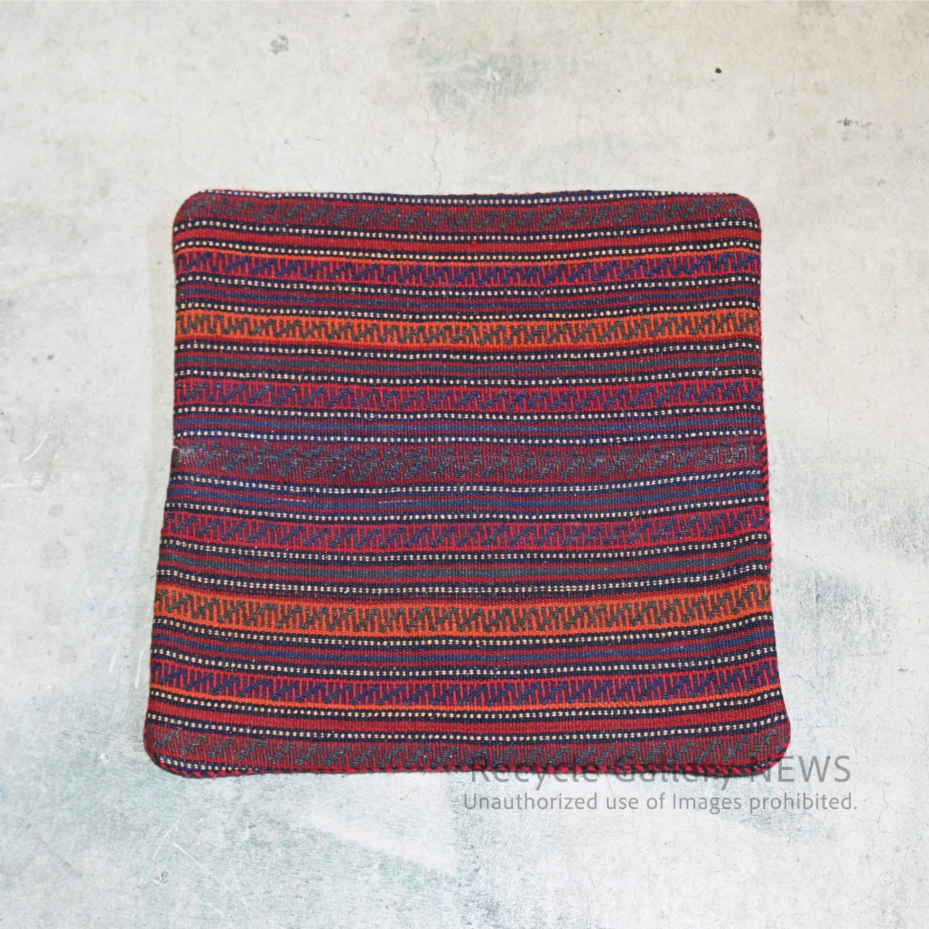 Old Kilim Cushion Cover [B] Deep Red Middle east / オールドキリム クッションカバー 中東 伝統織 赤系 3種類 （B ディープレッド）