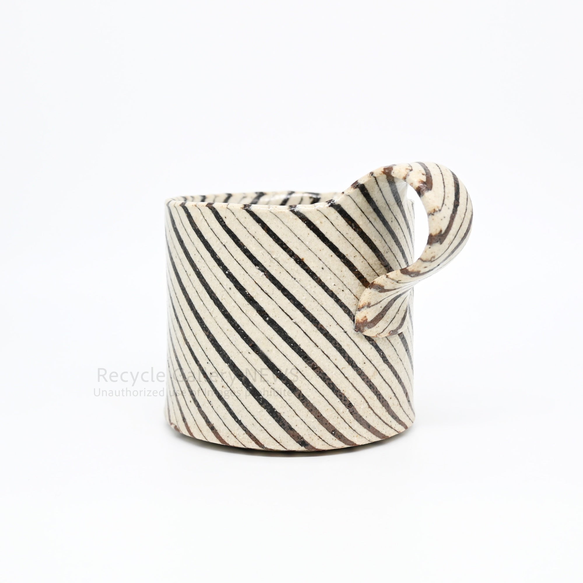 Yusuke Aida Oshino Kiln Nerikomi Clay Seam "SHIGURE" Cup&Saucer Contemporary Japanese Ceramics Ivory Brown Stripe Pattern / 會田雄亮 忍野窯 練上 碗皿 「時雨」カップ＆ソーサー コーヒーカップ 陶器 現代陶芸 和モダン クリーム ブラウン ストライプ