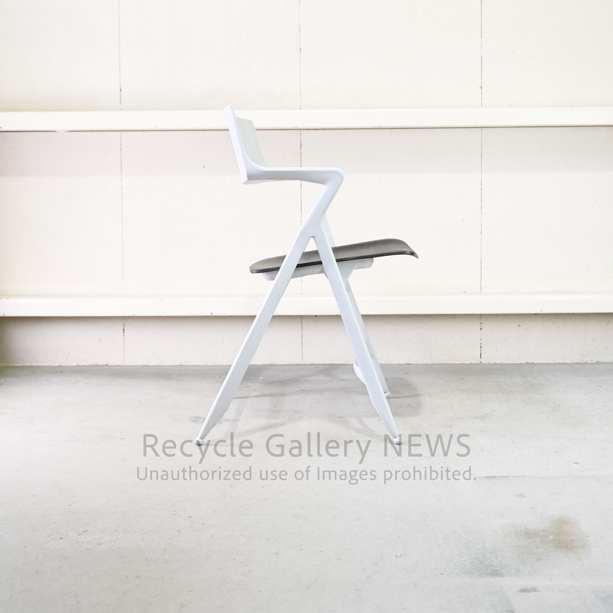 Discontinued Plywood Seat  kartell Dolly chair by Antonio Citterio Italy Milan /  カルテル  ドリー チェア イタリアミラノ アントニオ・チッテリオ プライウッド座面 廃盤品