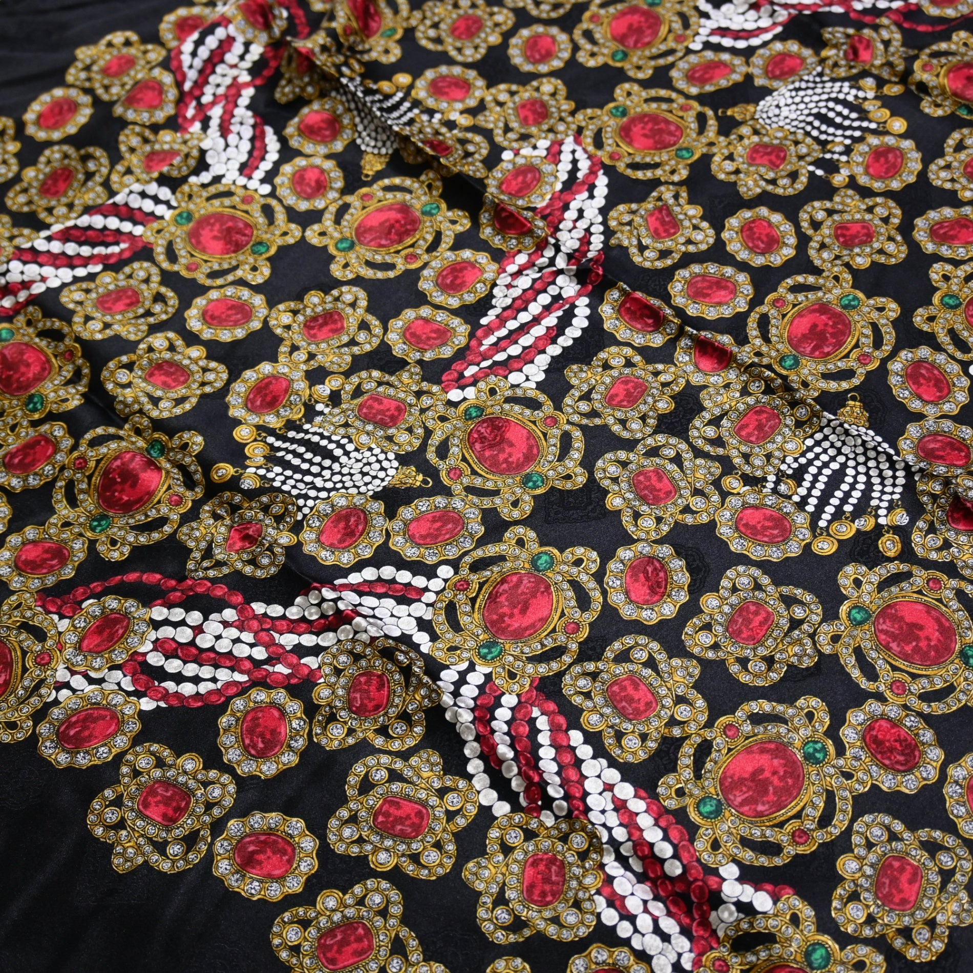 CHANEL Vintage scarf Jewelry pattern Unused / シャネル ヴィンテージ スカーフ 宝石 ジュエリーデザイン 未使用 新古品