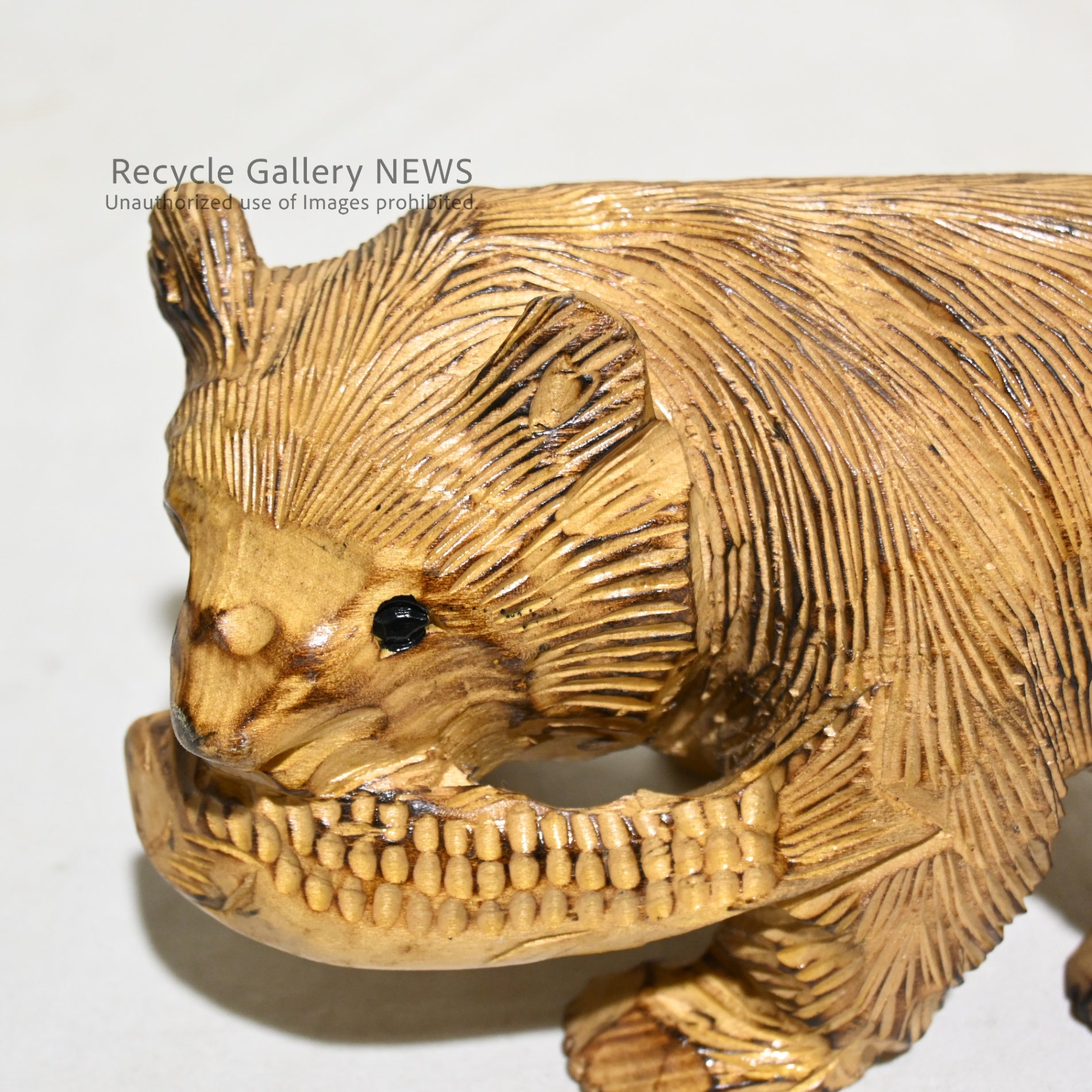Wooden bear carving Light brown Natural finish Hokkaido souvenir Showa retro Japan / 木彫り 熊 表面焼き ライトブラウン ナチュラル 北海道 お土産 昭和レトロ 日本