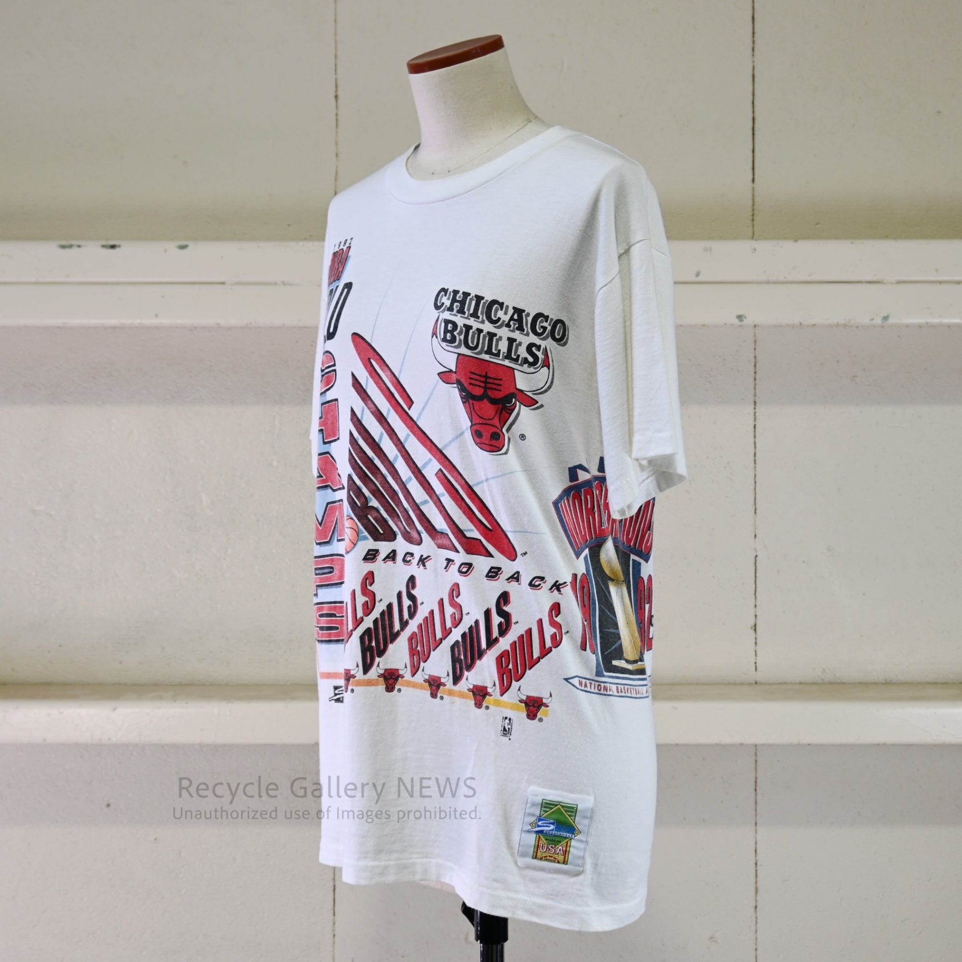 SALEM "CHICAGO BULLS" 1992 NBA Commemorative Victory T-shirt / セーラム シカゴ・ブルズ NBA 優勝記念 Tシャツ M 白