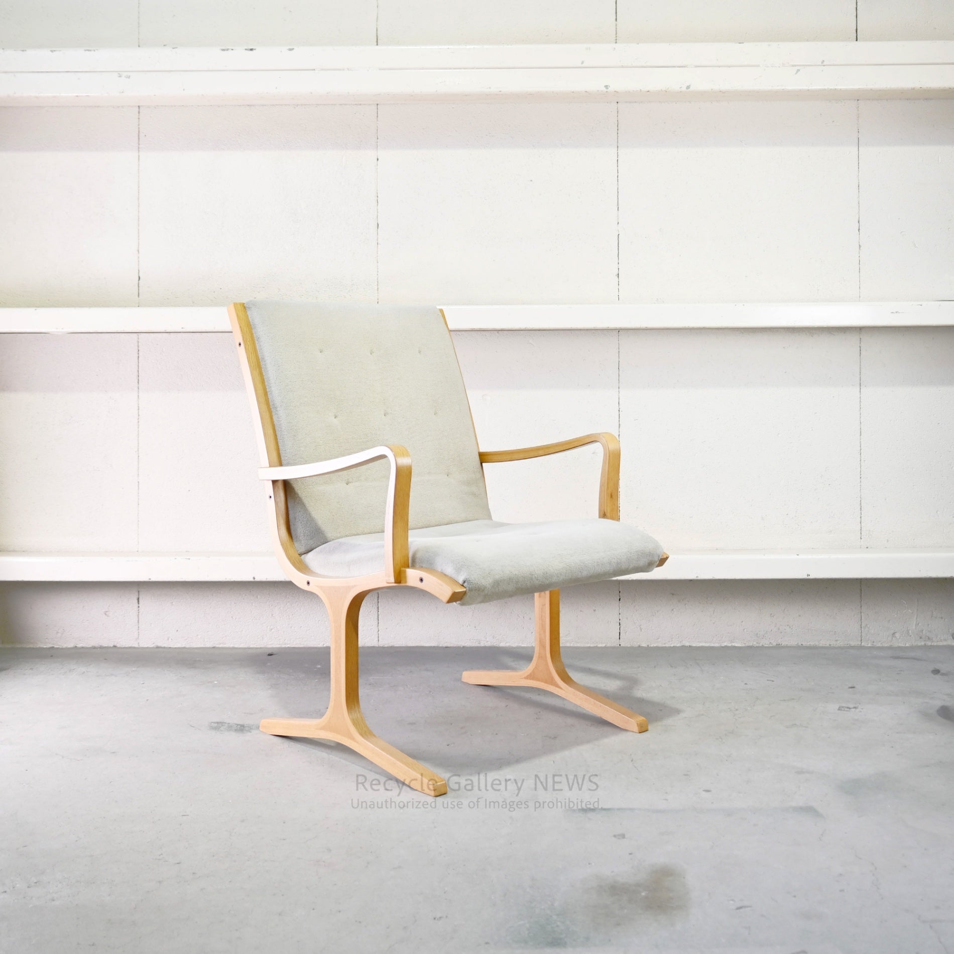 Discontinued Tendo Mokko "Heron" Low Back Chair by Mitsumasa Sugasawa Japanese Modern Masterpiece / 天童木工 ヘロン ローバックチェア 廃盤 日本 モダンデザイン 菅澤光政 傑作